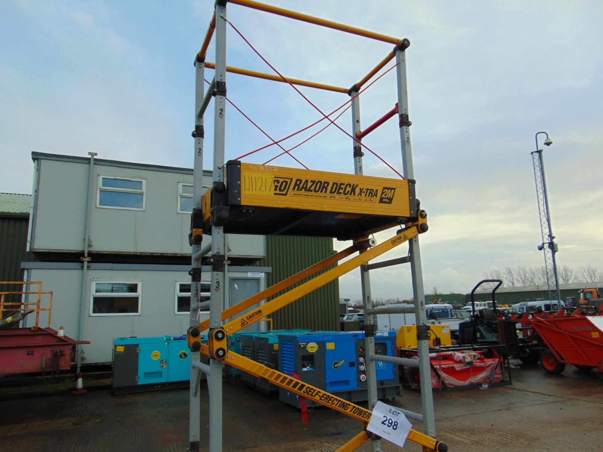 RAZOR DECK X-TRA SELF ERECTING TOWER PLATFORM C/W LEGS ETC. 2M-150 KG - Image 5 of 10