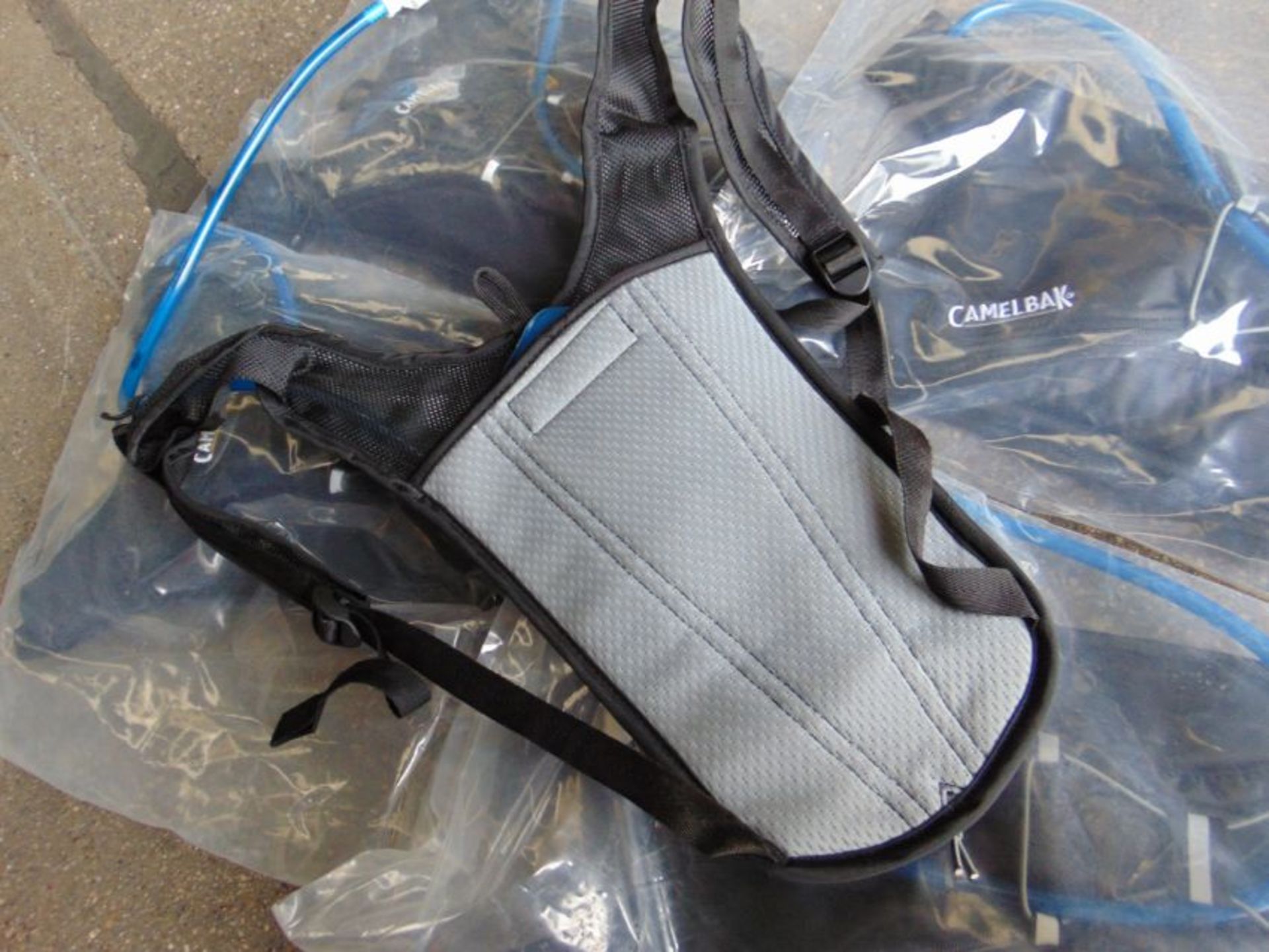 5 x Unissued Camelbak Waterbak 1.5ltr Pureflow Hydration Backpacks - Image 4 of 5