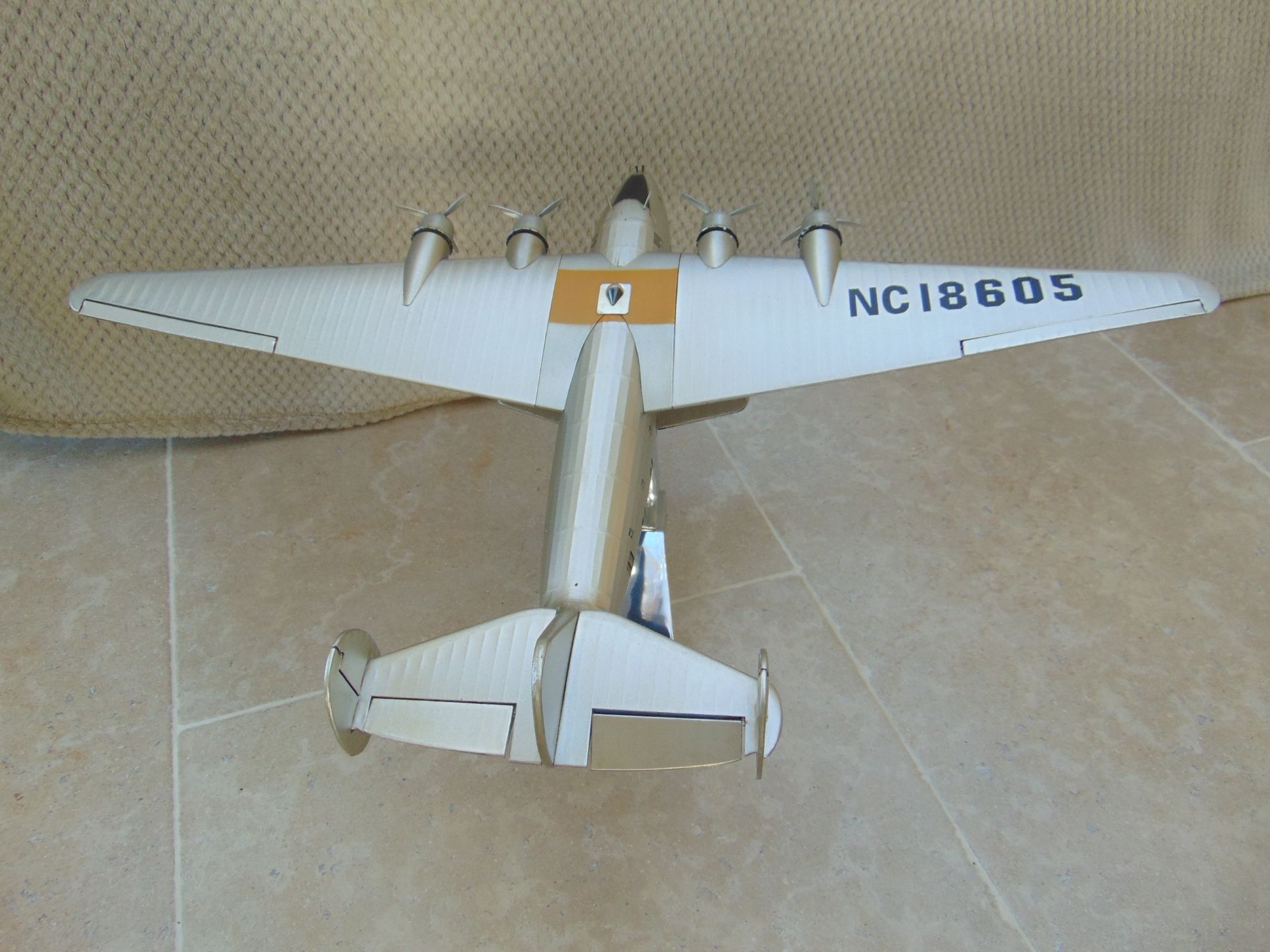 SUPERB SCALE MODEL OF THE BOEING 314 DIXIE CLIPPER - Image 6 of 24