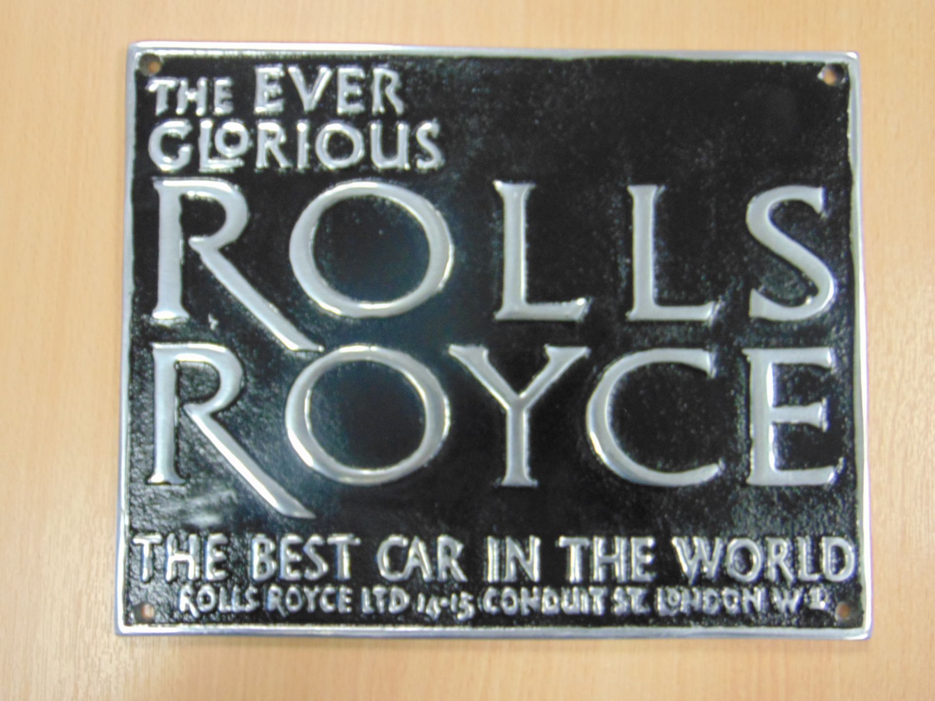 LARGE CAST ALUMINIUM ROLLS ROYCE ADVERTISING SIGN 30cms x 23cms - Image 2 of 4