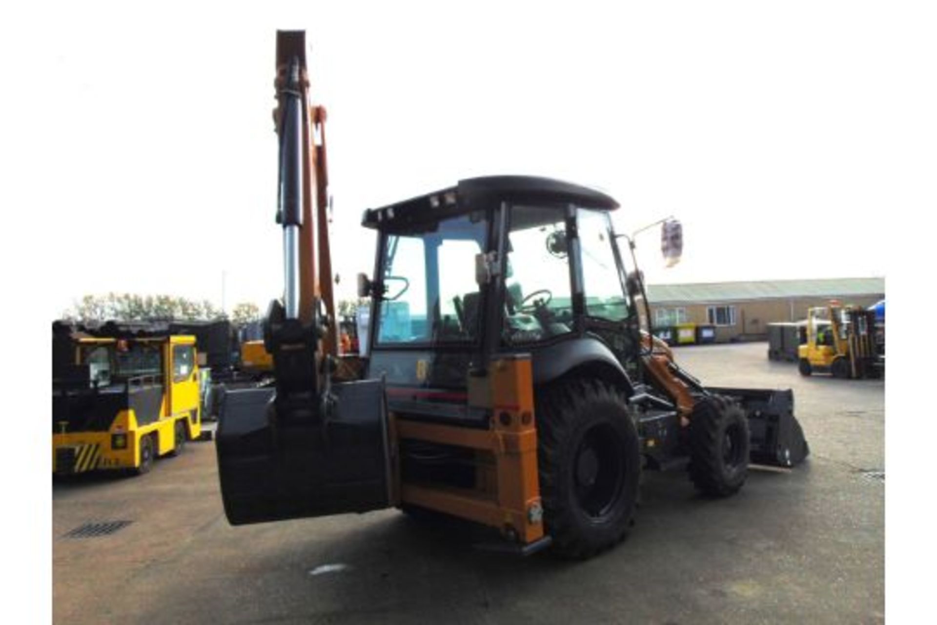 NEW UNUSED 2019 CASE 770 EX MAGNUM BACKHOE EXCAVATOR WITH 4 IN 1 BUCKET - Image 10 of 36