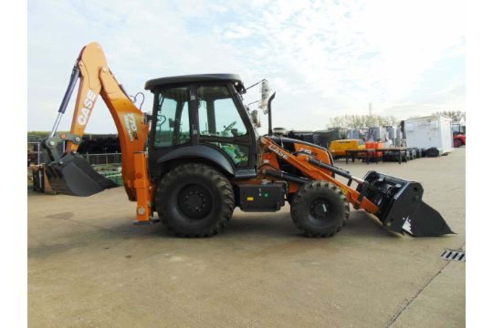 NEW UNUSED 2019 CASE 770 EX MAGNUM BACKHOE EXCAVATOR WITH 4 IN 1 BUCKET - Image 9 of 36