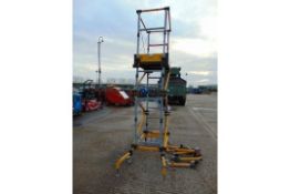 RAZOR DECK X-TRA SELF ERECTING TOWER PLATFORM C/W LEGS ETC. 2M-150 KG