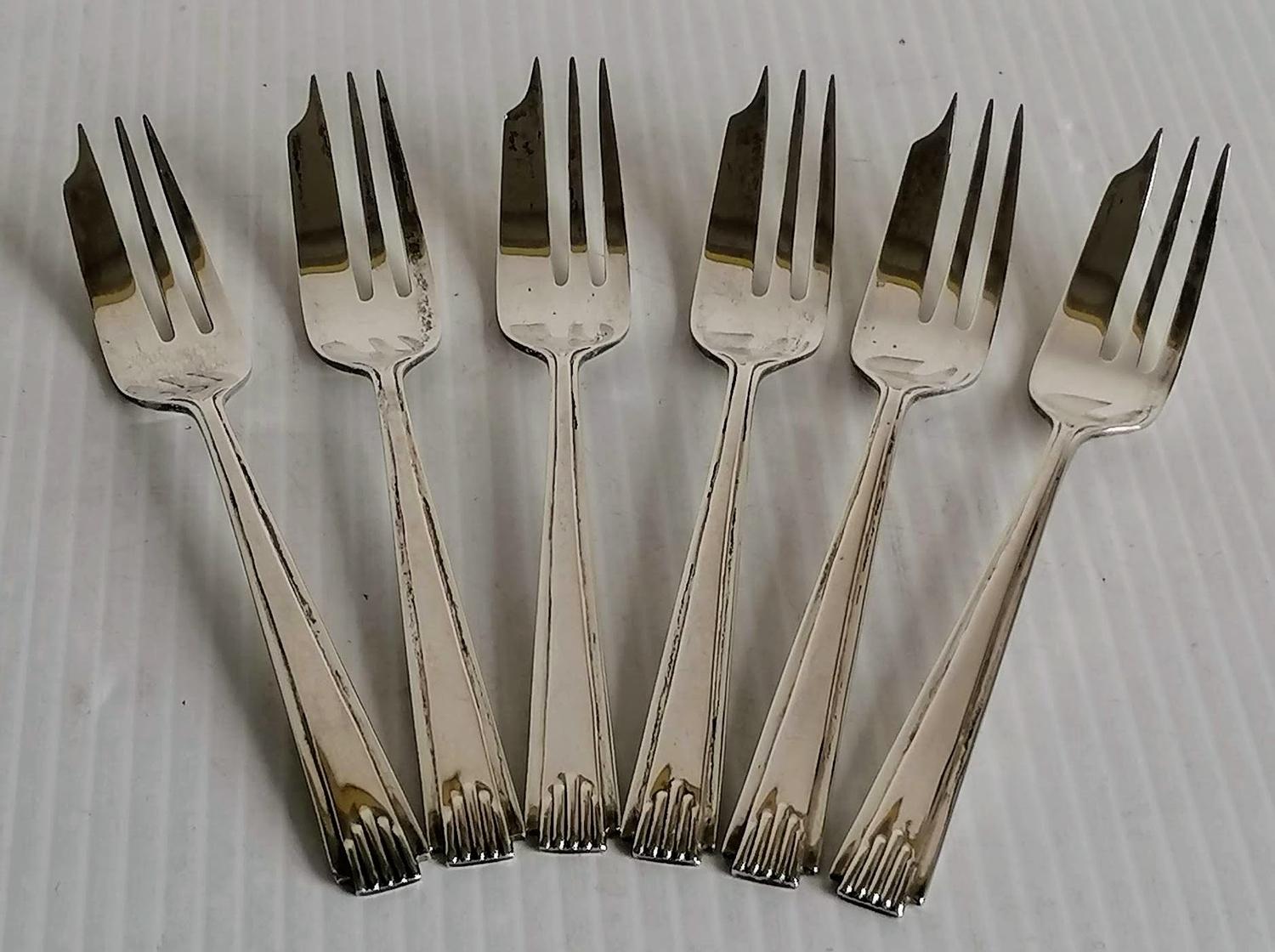 A set of six silver Art Deco silver dessert forks by Cooper Brothers & Sons Ltd., Sheffield, 1946,