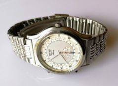 Seiko Quartz Alarm 8M15-8000 Men's watch with integral stainless steel bracelet strap, dial 30mm
