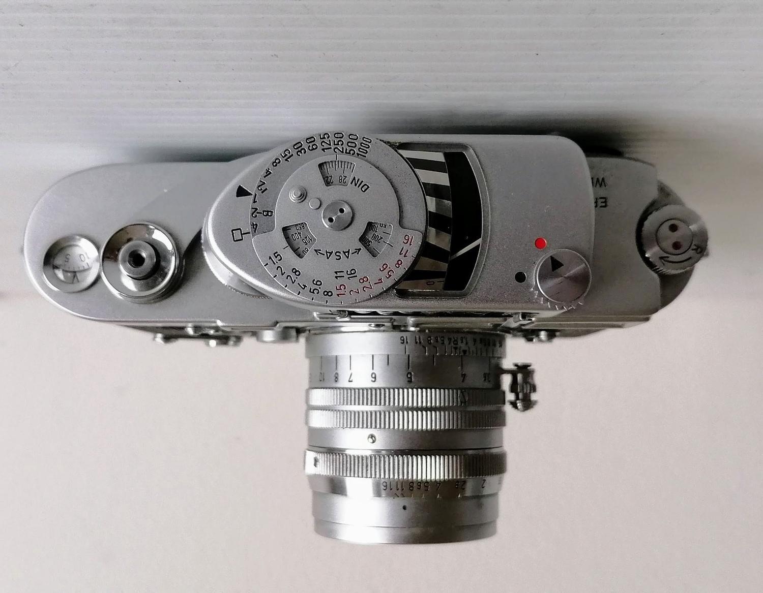 A cased Leica M3 camera, chrome, serial no. 914996, 1957, shutter working, with a Leitz Wetzlar - Image 4 of 9