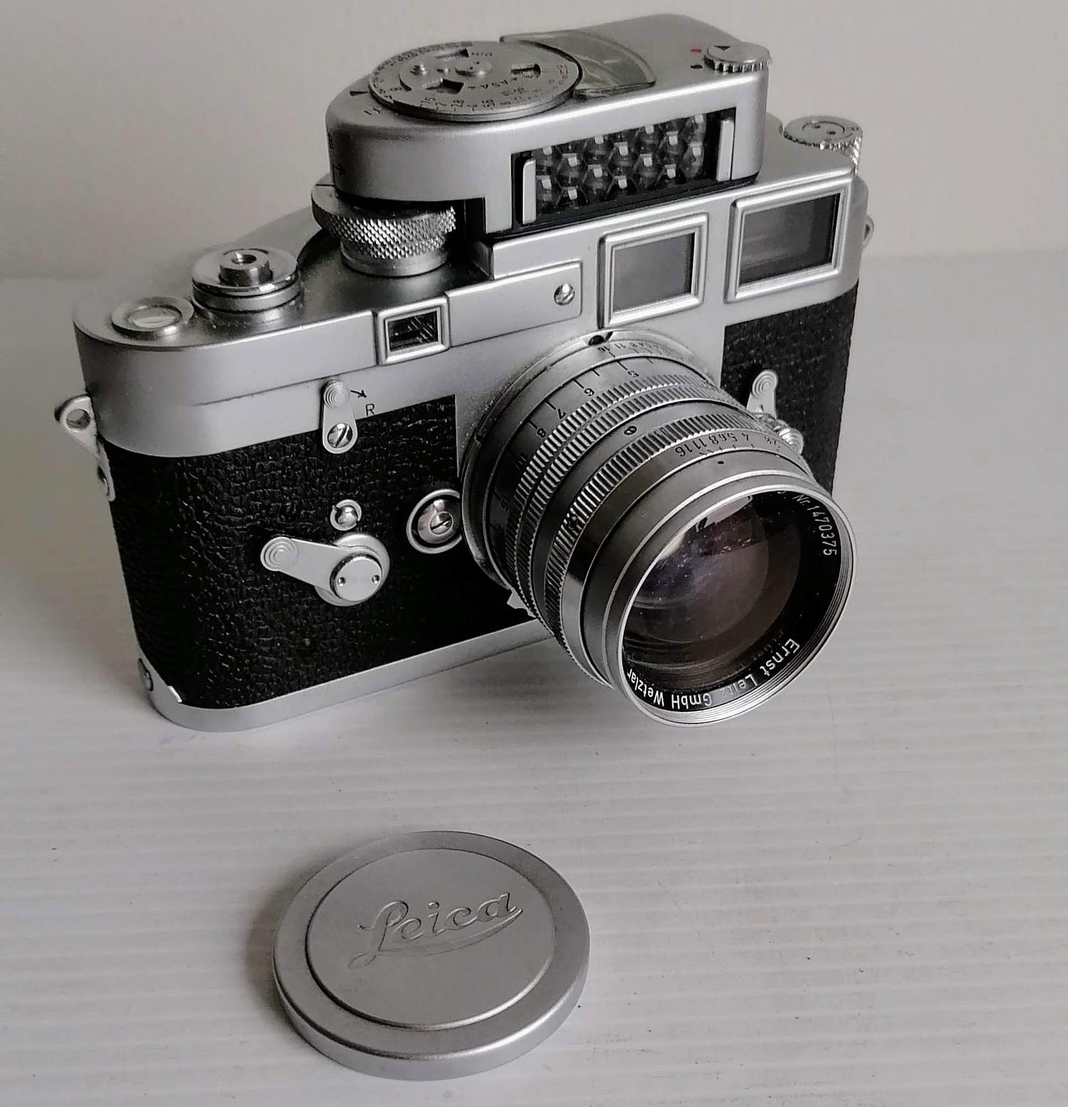 A cased Leica M3 camera, chrome, serial no. 914996, 1957, shutter working, with a Leitz Wetzlar