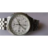 A Seiko 7T32 7C60 vintage Chronograph watch with integral stainless steel bracelet strap, dial 30mm