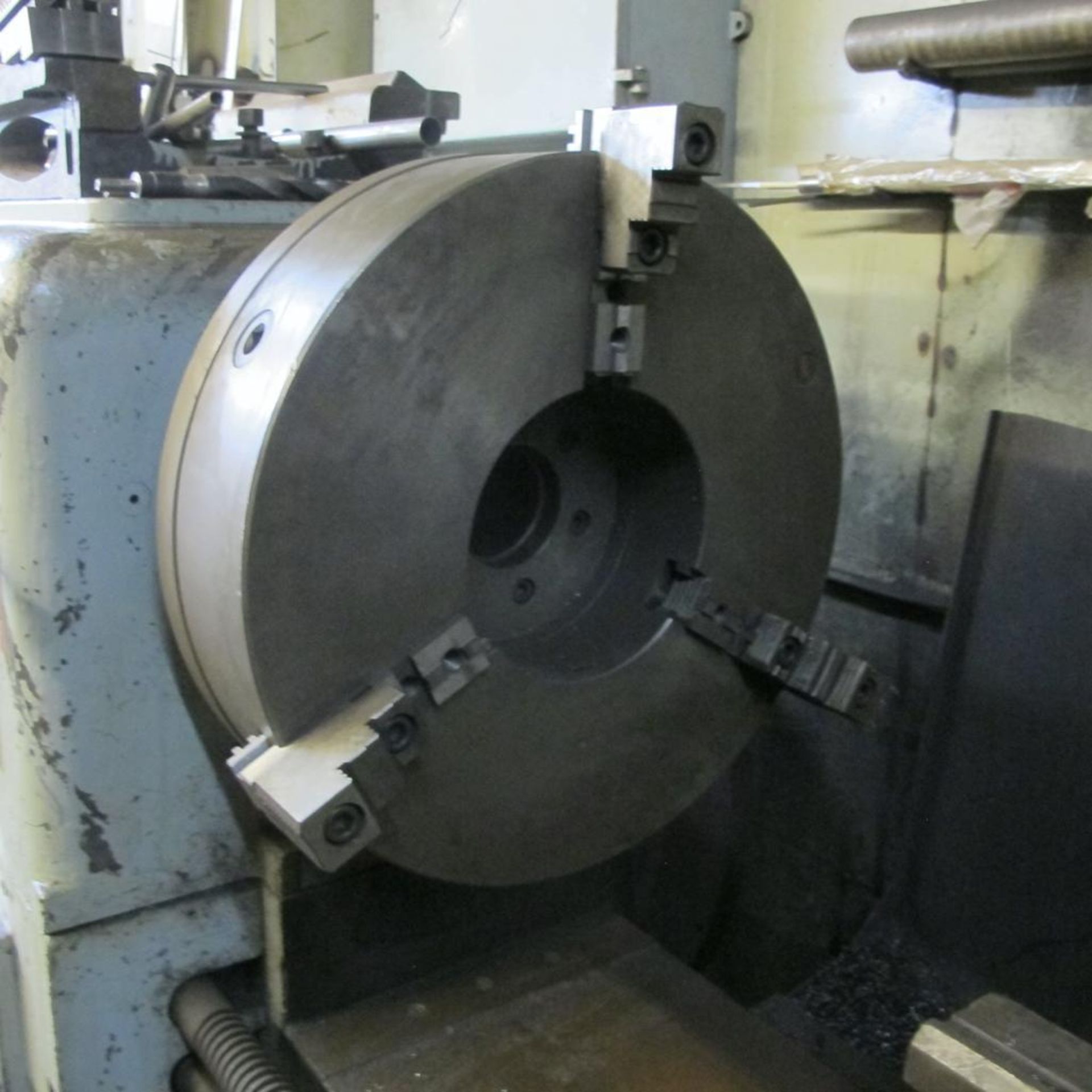 CLOVER MODEL 30/41" GAP BED ENGINE LATHE, 32" X 140" (32� OVER BED, 42� IN GAP), 24� 3 JAW CHUCK, SP - Image 5 of 15