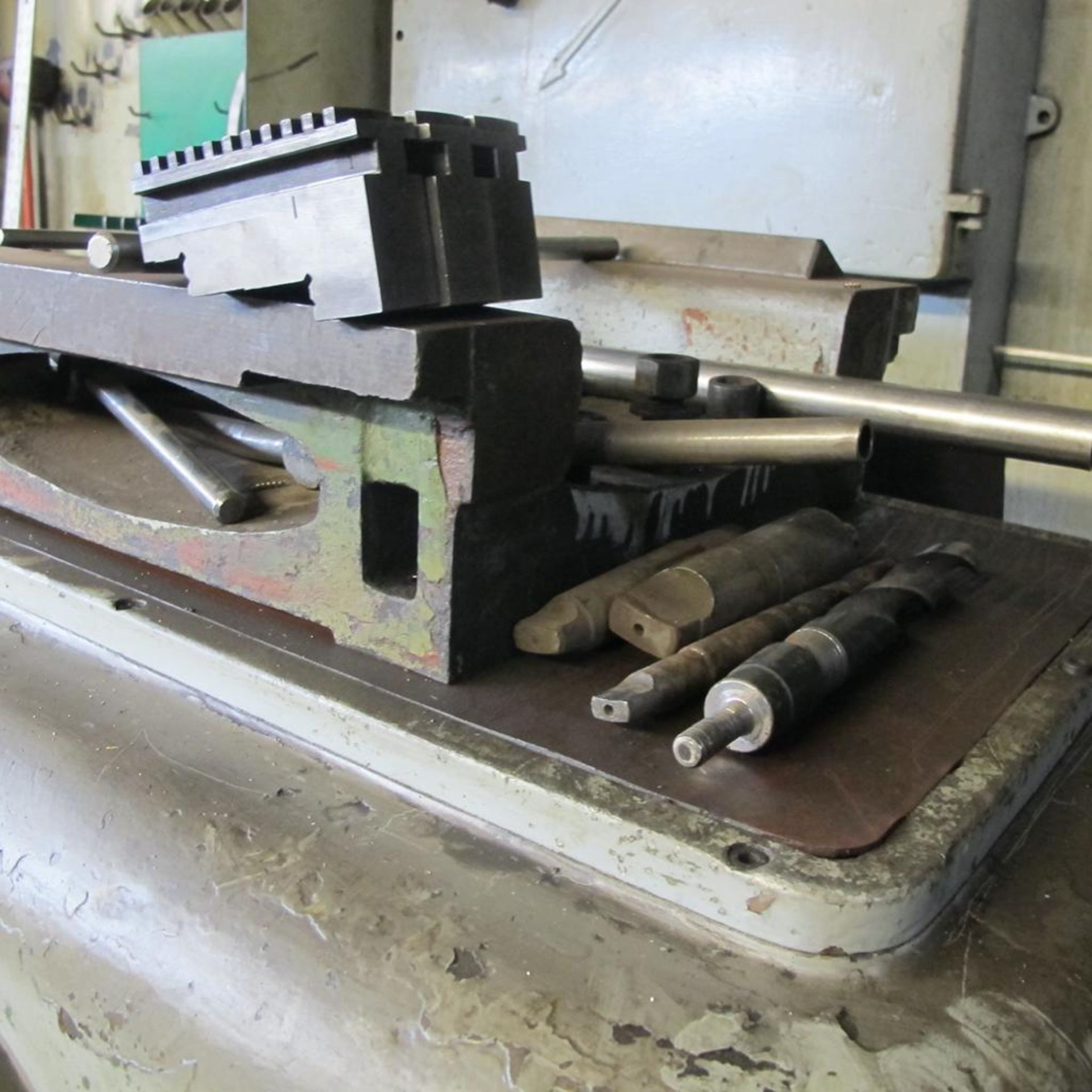 CLOVER MODEL 30/41" GAP BED ENGINE LATHE, 32" X 140" (32� OVER BED, 42� IN GAP), 24� 3 JAW CHUCK, SP - Image 3 of 15