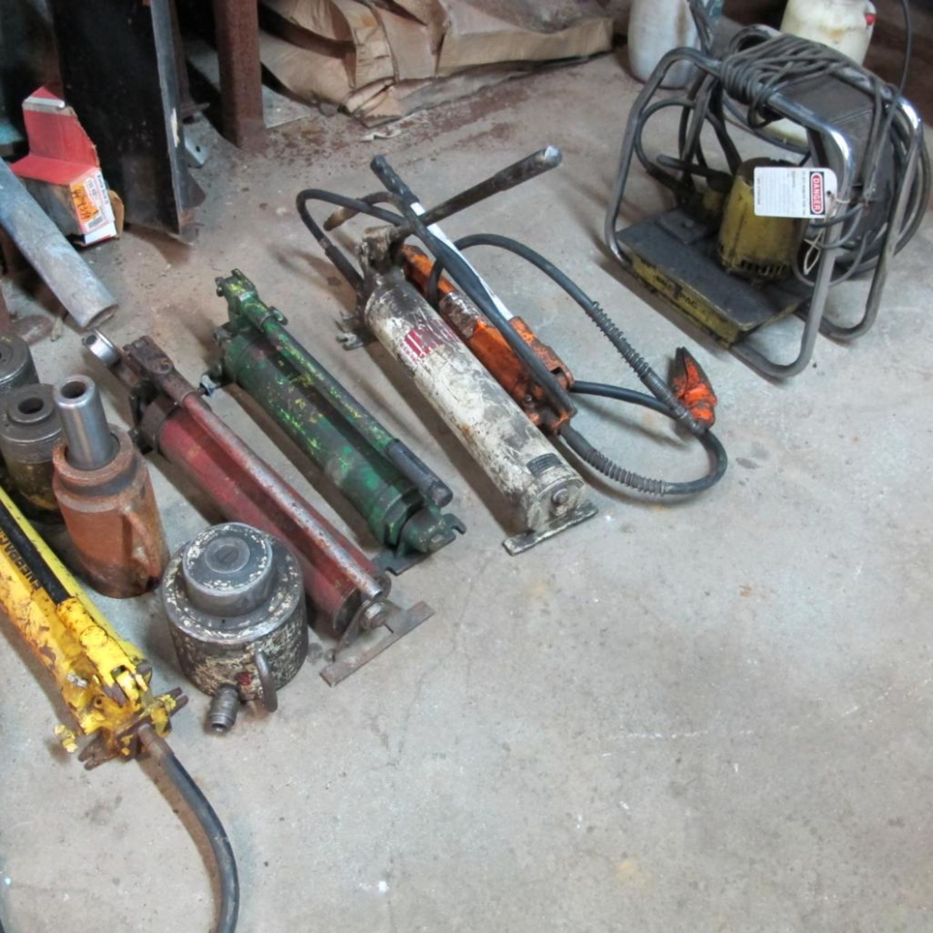 LOT OF ENERPAC HYDRAULIC POWER PACK, PUMPS, RAMS, KNOCKOUT KIT, Y46 PRESS AND HYDRAULIC PUNCH PRESS - Image 3 of 5