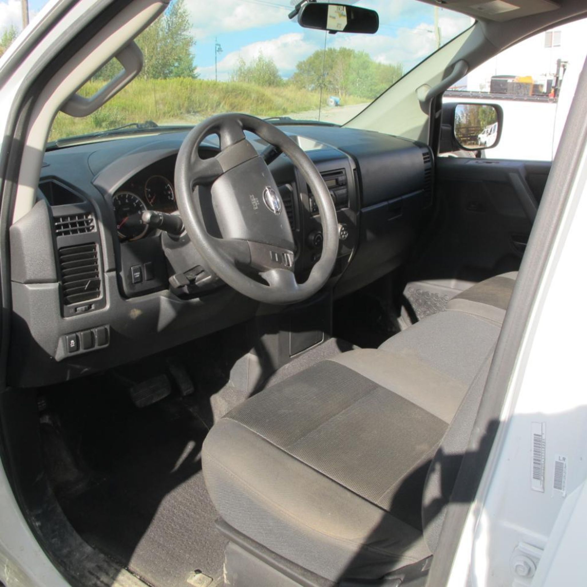 2013 NISSAN TITAN CREW CAB, 92574 KM INDICATED, 4X4, 5.6L, V-8, INCLUDES SUMMER TIRES ON RIMS, 1N6AA - Image 9 of 13