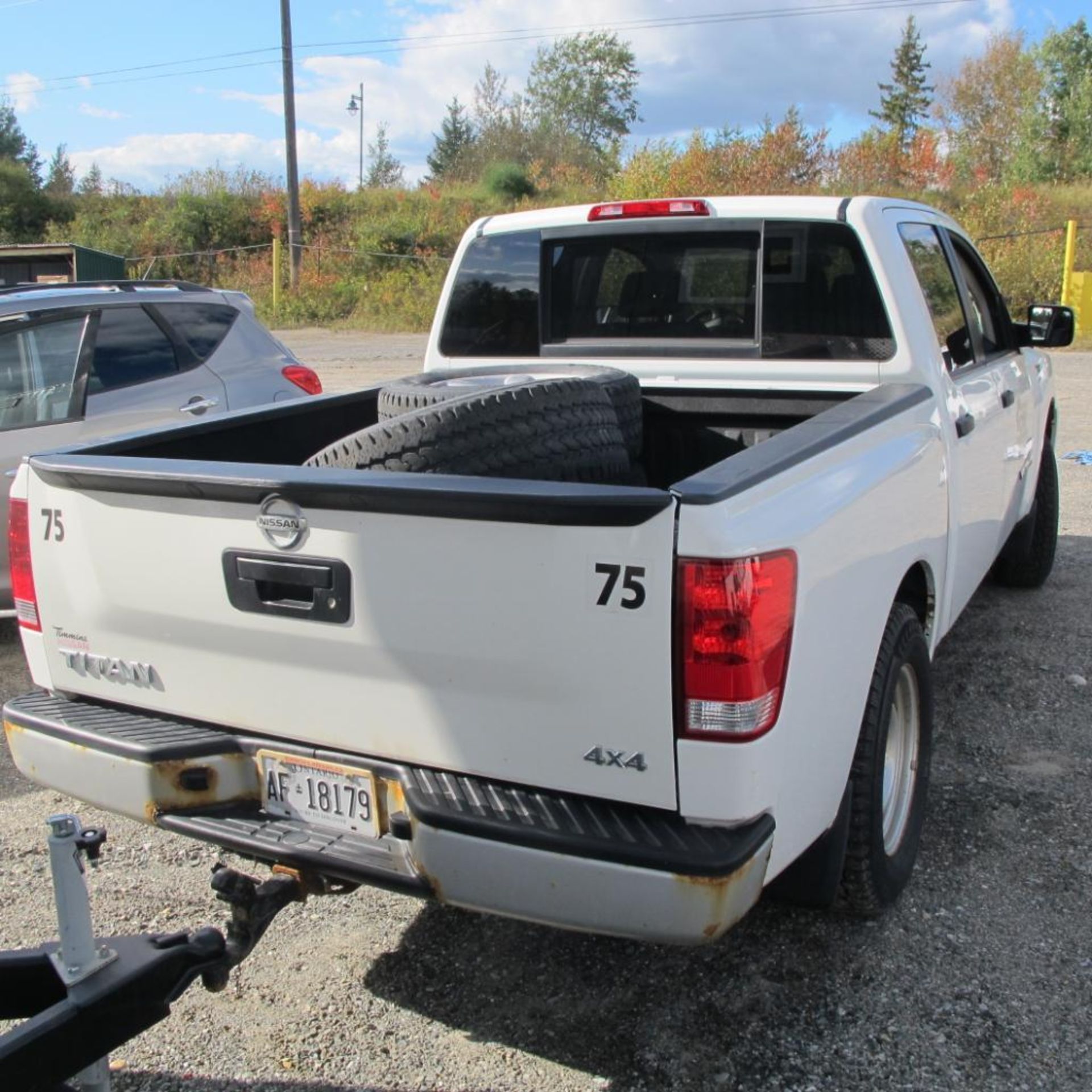 2013 NISSAN TITAN CREW CAB, 92574 KM INDICATED, 4X4, 5.6L, V-8, INCLUDES SUMMER TIRES ON RIMS, 1N6AA - Image 4 of 13