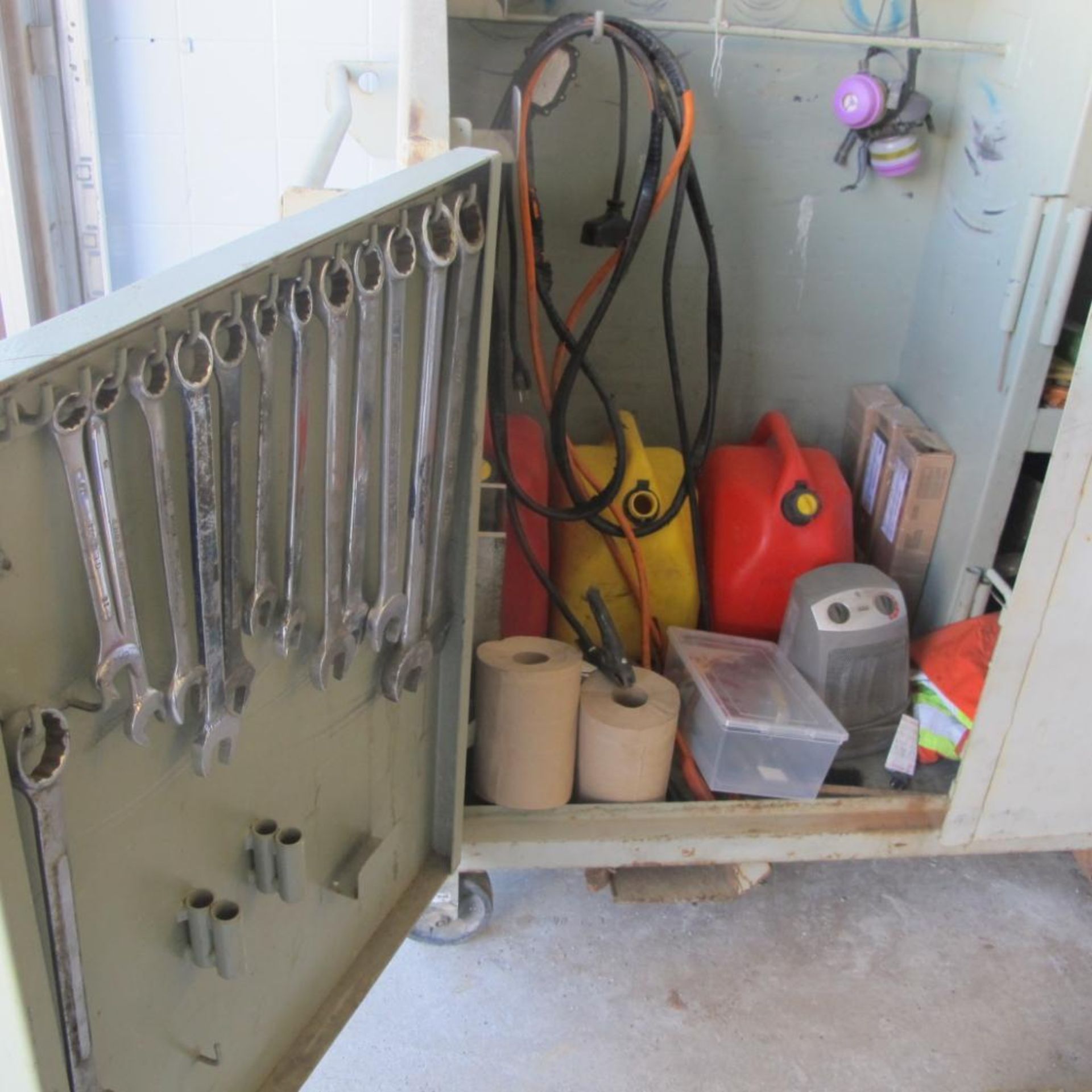 PORTABLE METAL JOB BOX ON CASTERS W/CONTENTS (UPPER TOOL CRIB) - Image 2 of 3