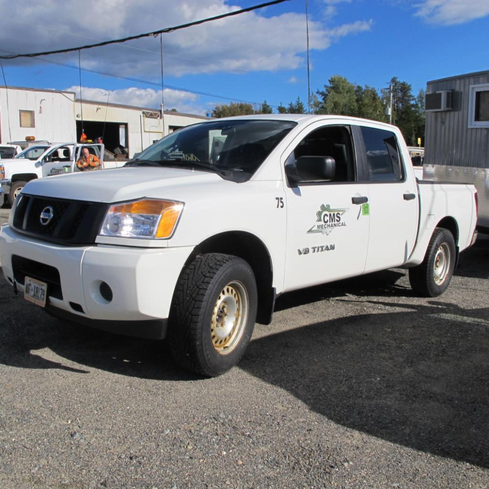 2013 NISSAN TITAN CREW CAB, 92574 KM INDICATED, 4X4, 5.6L, V-8, INCLUDES SUMMER TIRES ON RIMS, 1N6AA