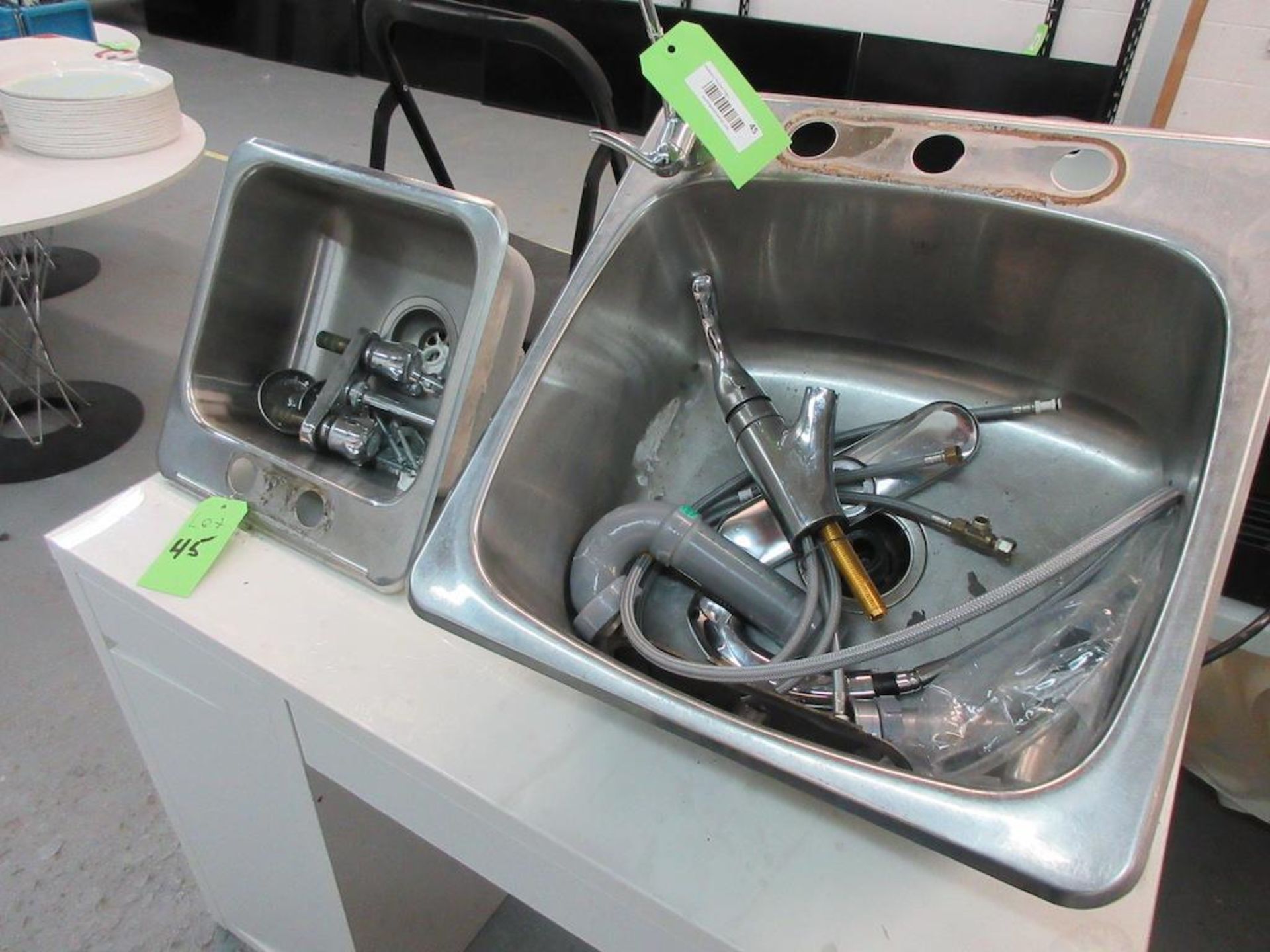 Lot of 2 stainless steel sinks