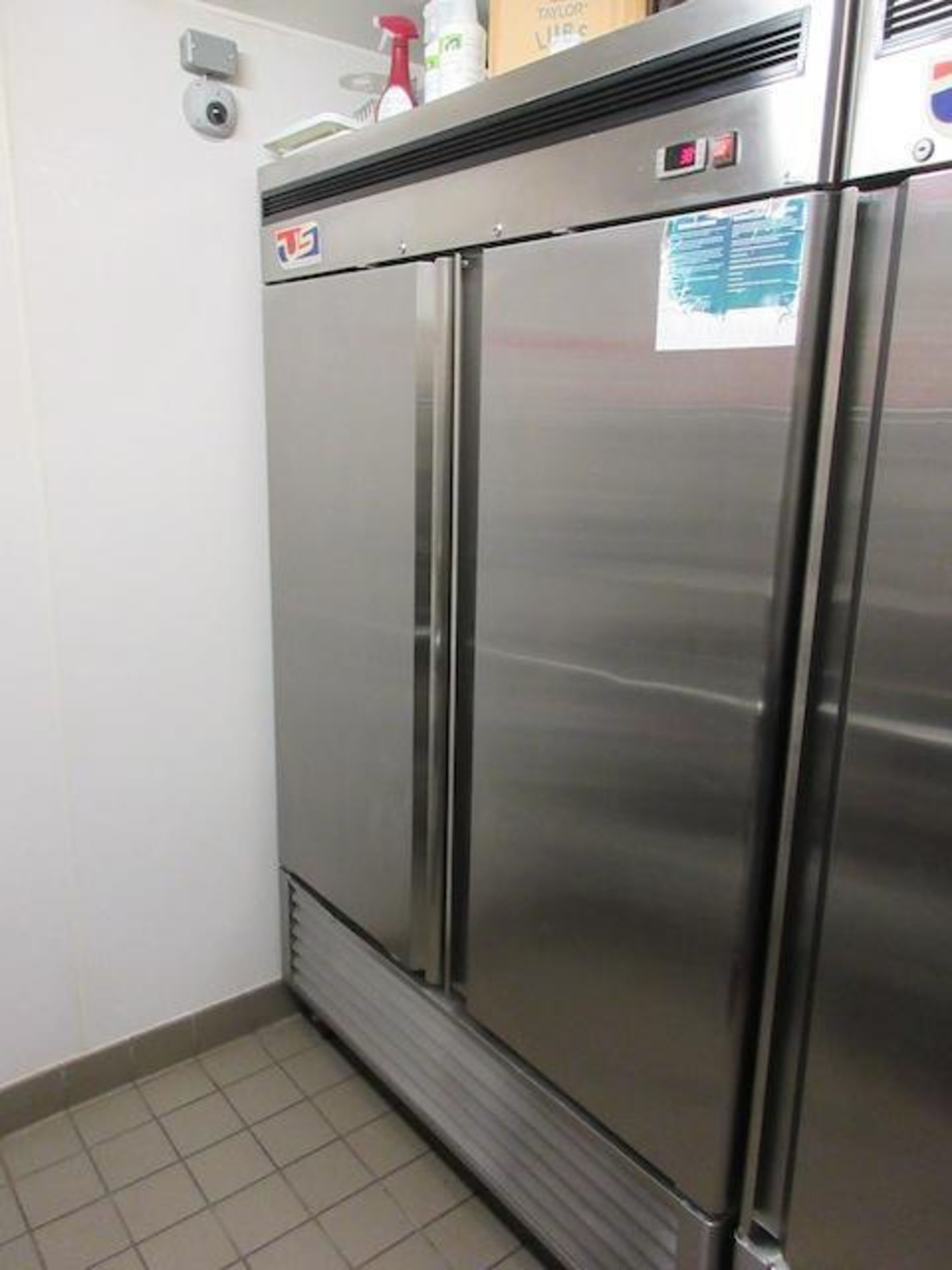 2015 US Refrigeration model USBV-48R portable 2 door reach in refrigerator, sn US2015VA042