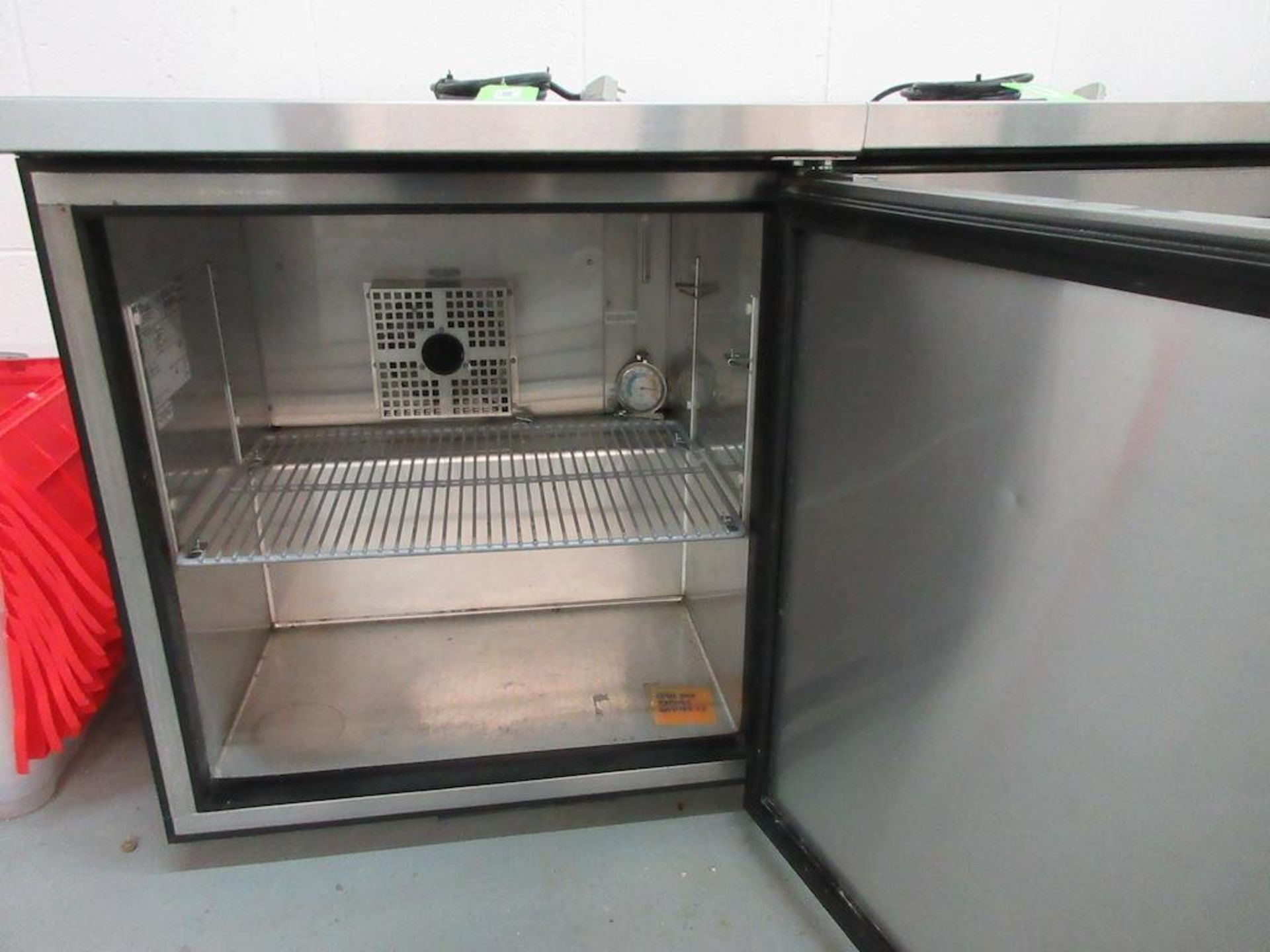 True model T4C-27-LP portable 1 door reach in undercounter refrigerator, sn 8566169 - Image 2 of 3