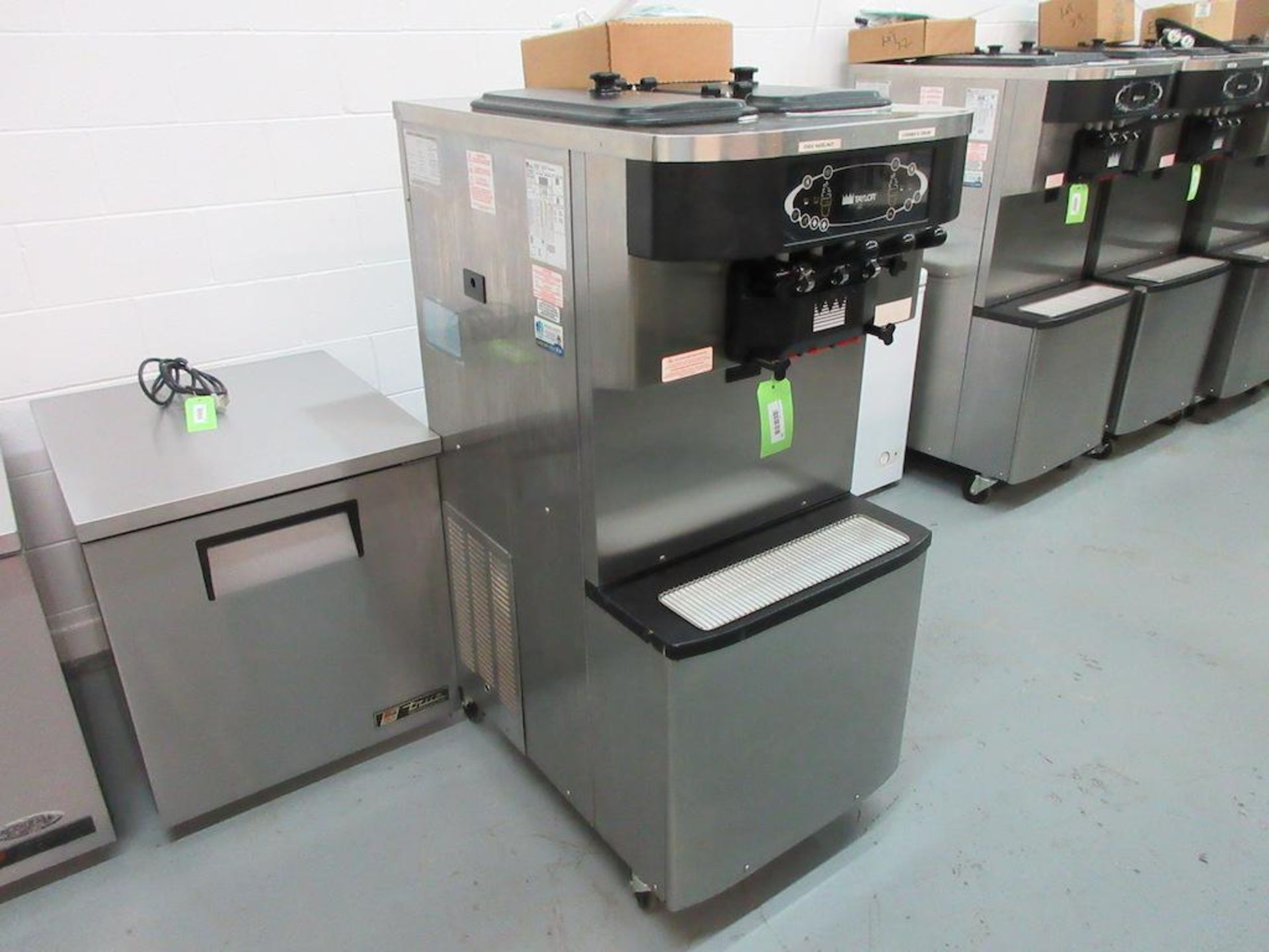 2015 Taylor model C713-33 soft serve freezer, twin twist, air cooled, 3 ph, sn M5071489 - Image 2 of 14