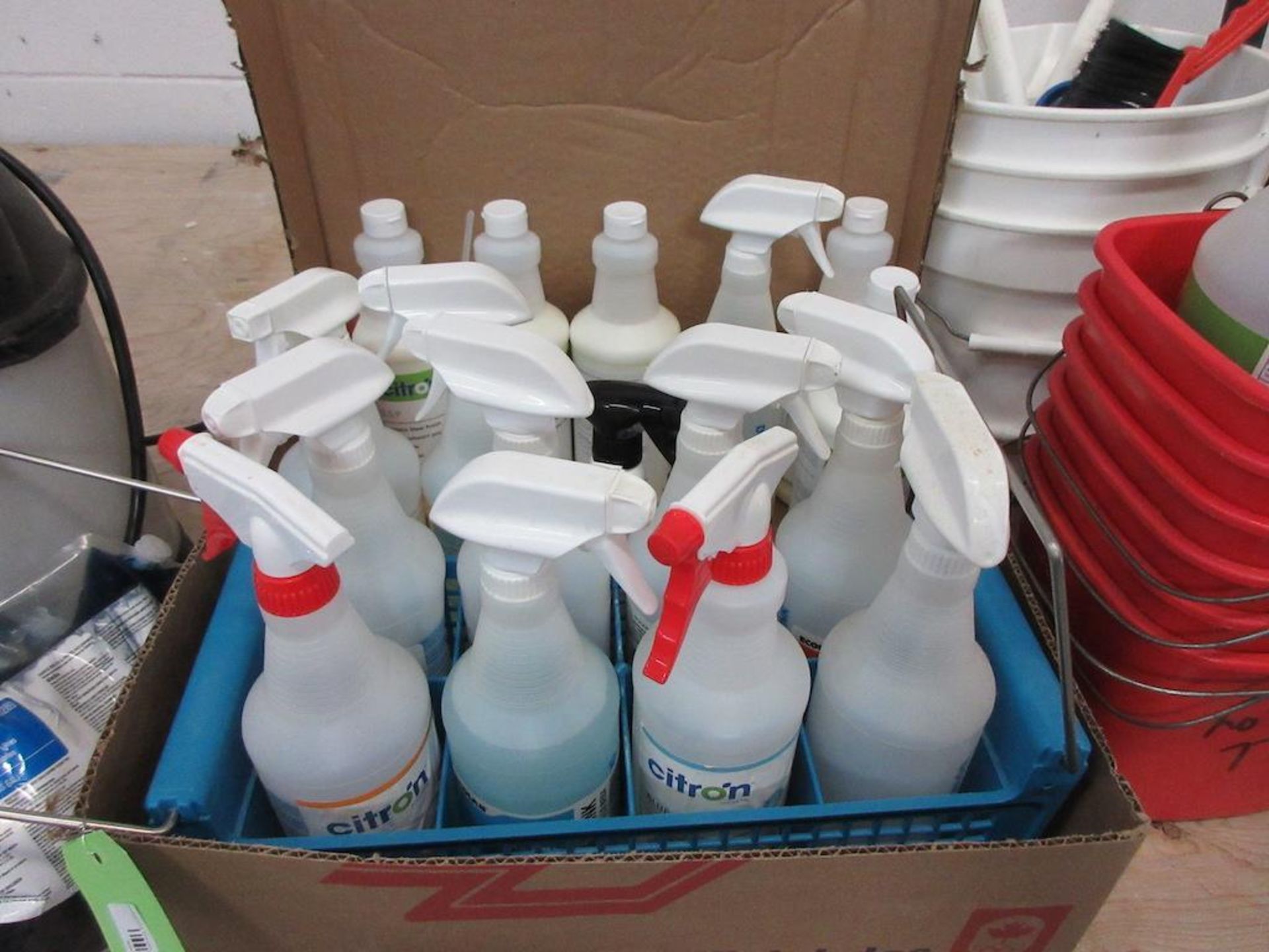 Lot Ecolab sprayer, chemicals, cleaning supplies etc. - Image 4 of 7