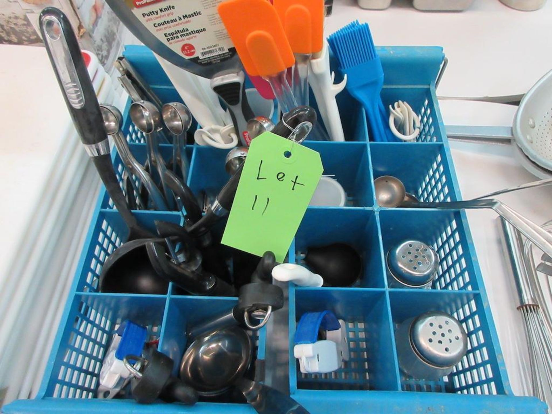 Lot kitchen utensils, whisks, Edlund knife holders etc. - Image 5 of 5