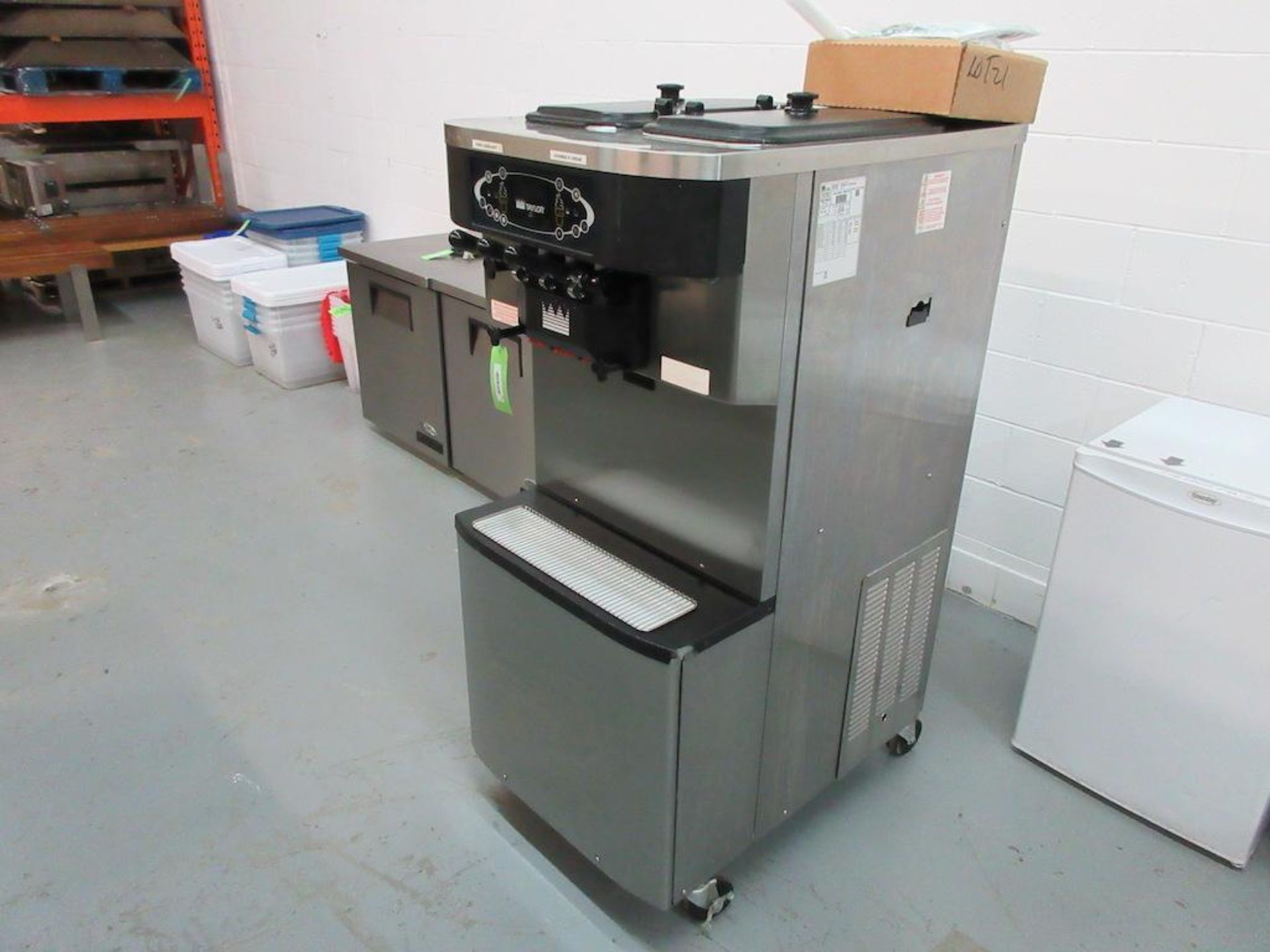 2015 Taylor model C713-33 soft serve freezer, twin twist, air cooled, 3 ph, sn M5071489 - Image 4 of 14