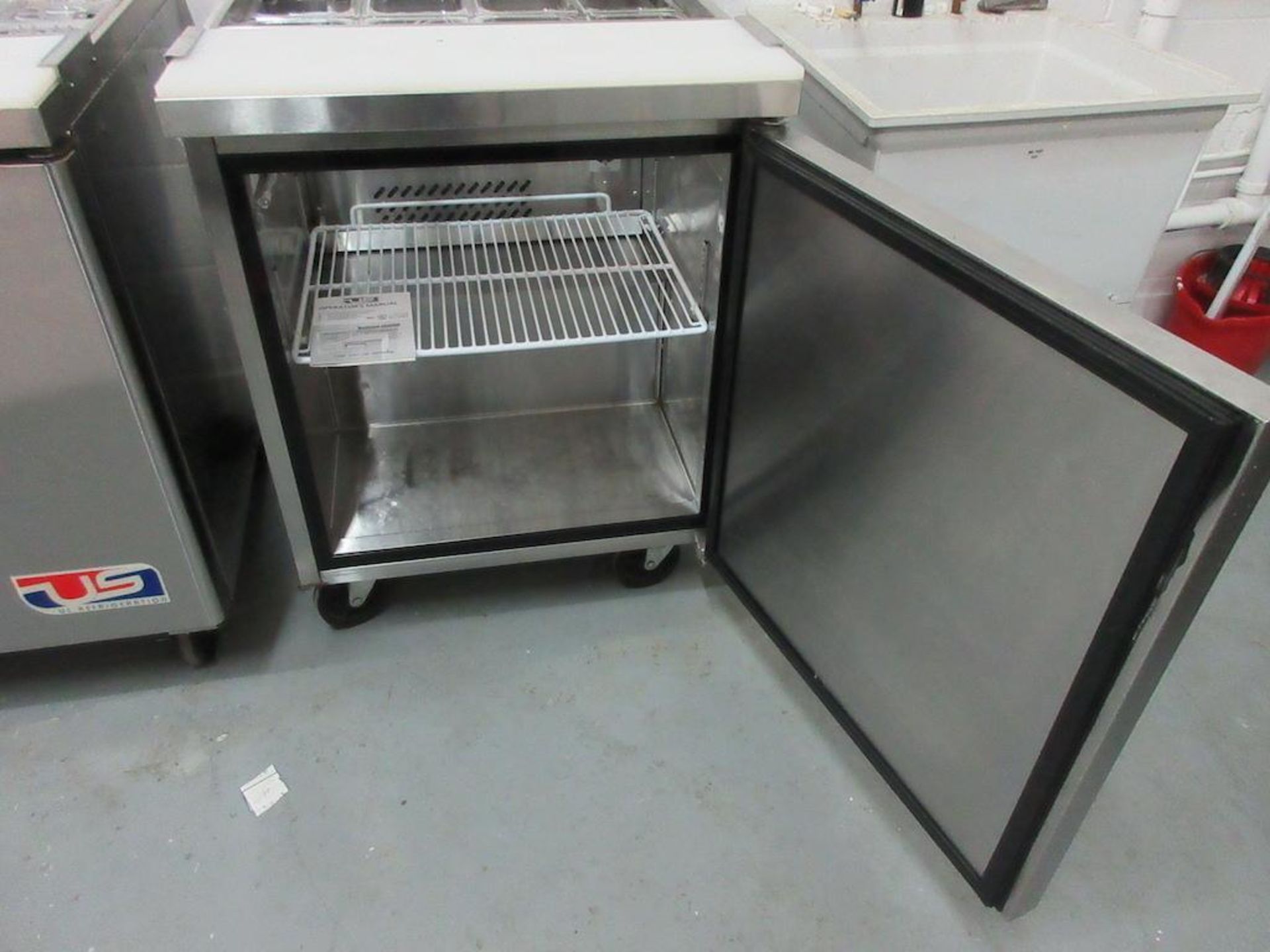 2015 US Refrigeration model USSV-28 refrigerated portable sandwich/salad prep table, plastic inserts - Image 4 of 6