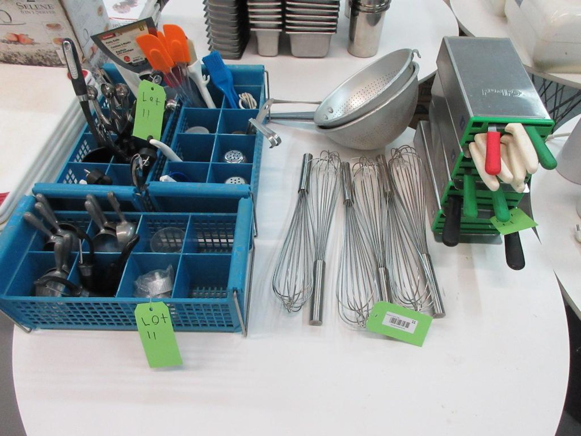 Lot kitchen utensils, whisks, Edlund knife holders etc.