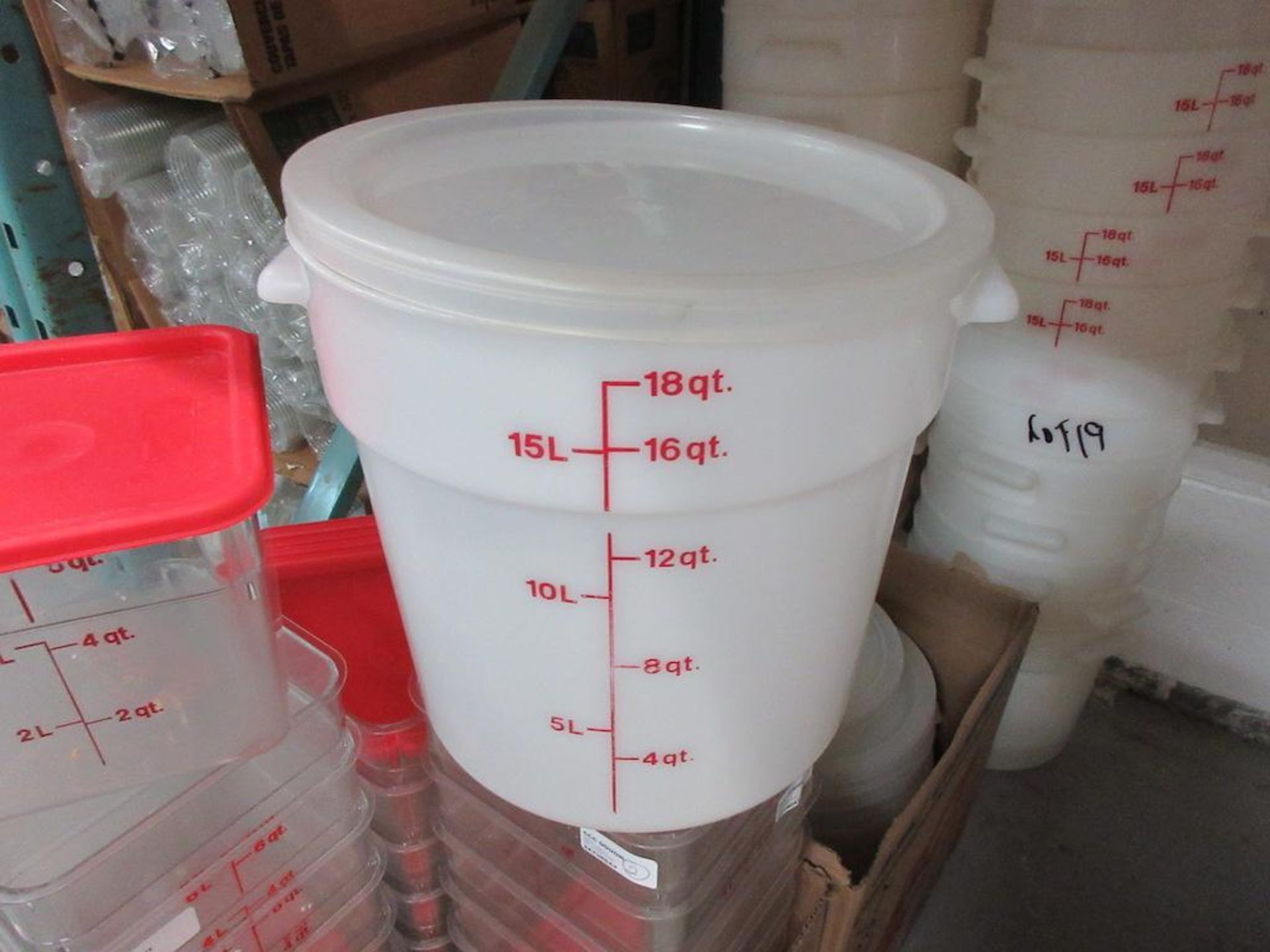 Lot asst. 26 plastic 18 qt pails w lids, 25 plastic 6 qt containers w lids - Image 4 of 5