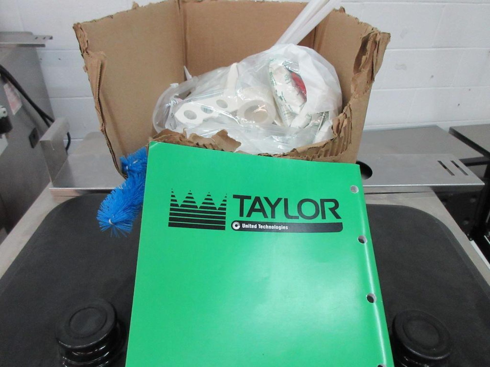 2015 Taylor model C713-33 soft serve freezer, twin twist, air cooled, 3 ph, sn M5072305 - Image 7 of 7