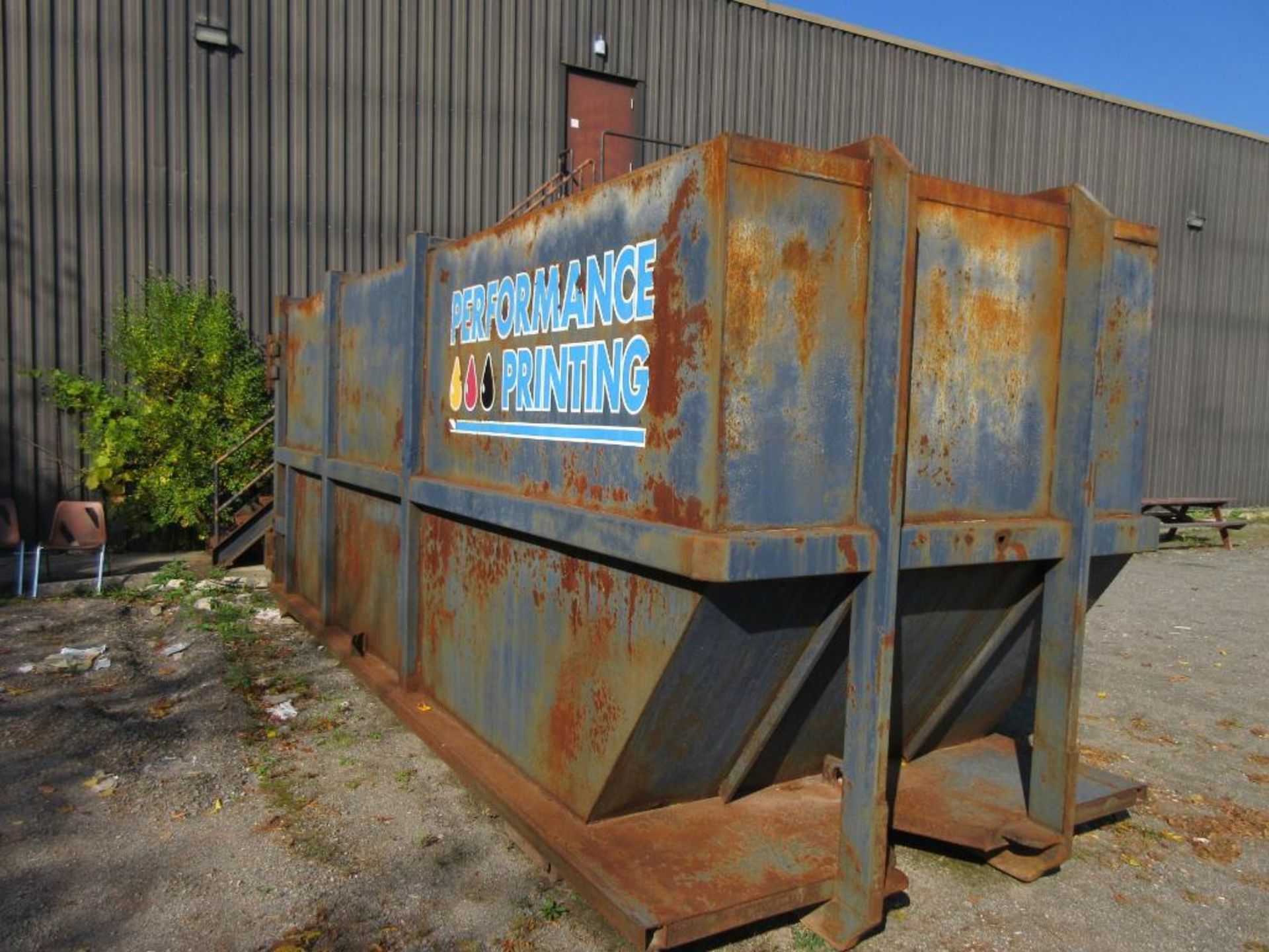 ABC Compactor Model LR200, hydraulic, footprint: 10'x6', sn 4-02-01, includes 2 receiving bins 8'x20 - Image 9 of 17