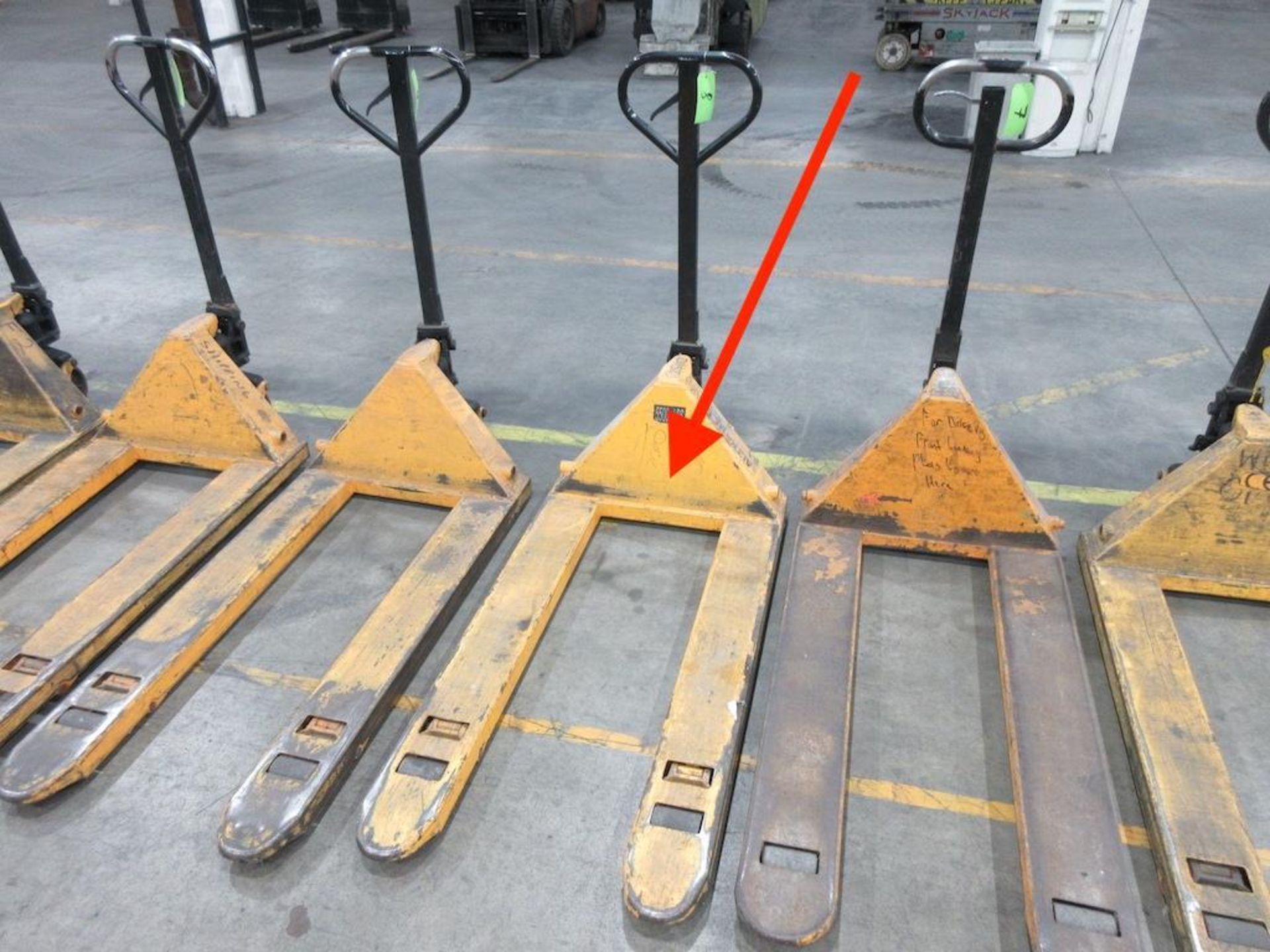 Pallet Jack, 5,500 lb capacity, 48" forks