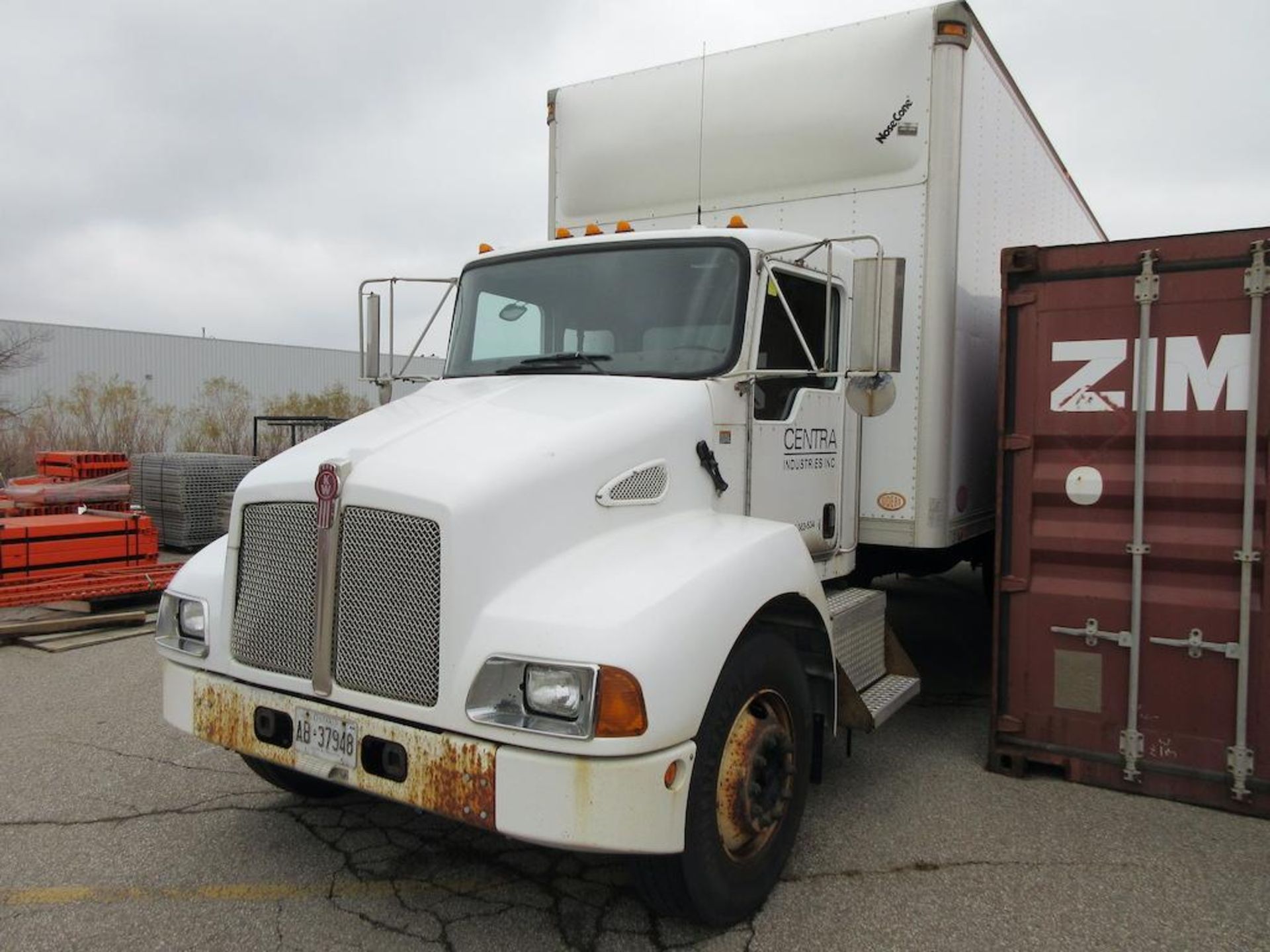 2006 Kenworth box truck model T300, 625,059 KM indicated, 10,866 hrs indicated, engine model ISB 260 - Image 2 of 15