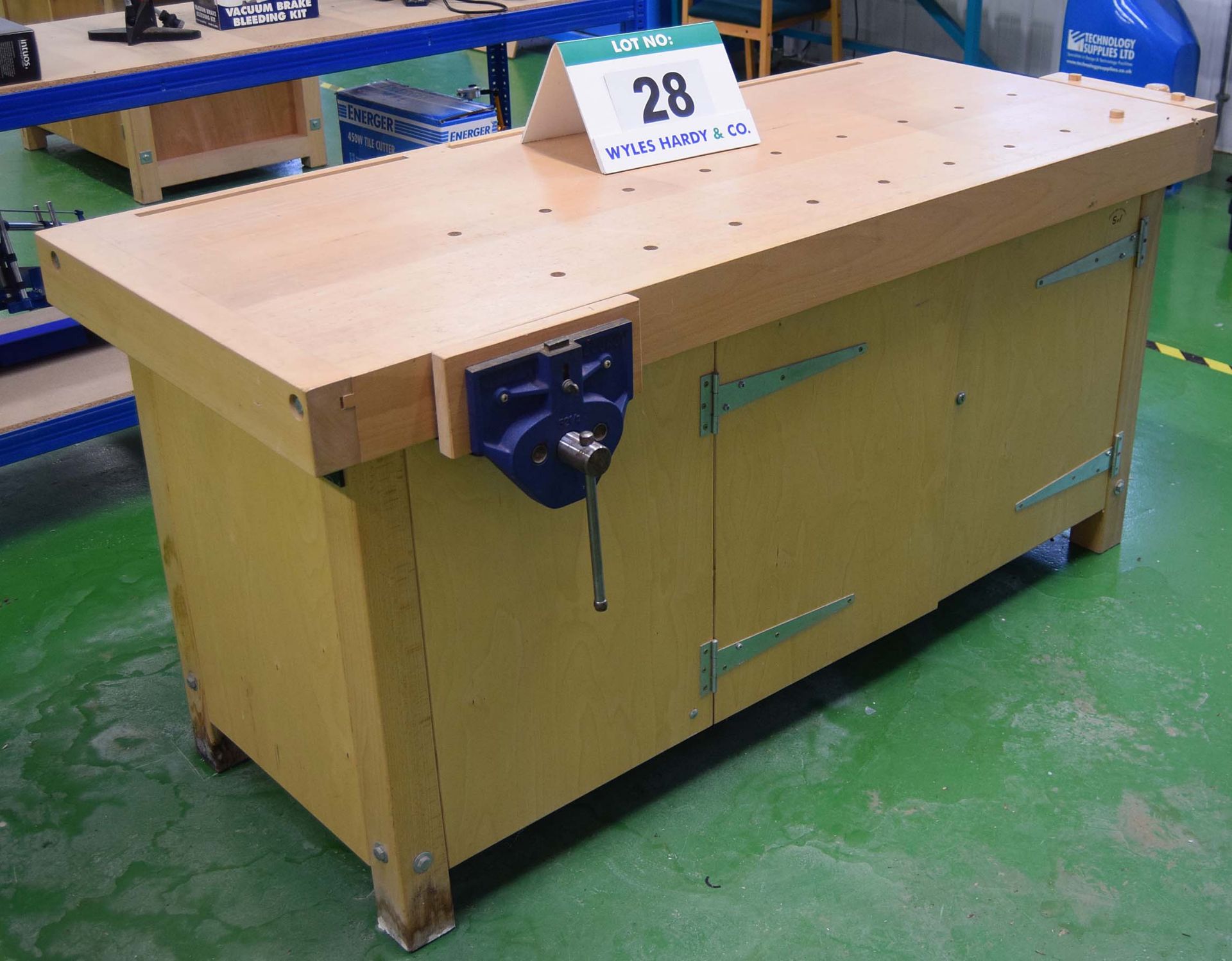 A SPECIALISED WOODWORK Model 1800cu, 1800mm x 800mm Heavy Duty Cabinet Makers Bench with fitted