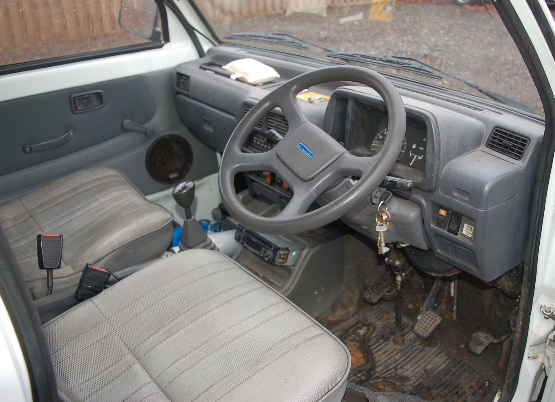 A PIAGGIO PORTER 1.3 Petrol 4WD Cage Bodied Tipper Truck. Registration Number: VX08 TYS. 5-Speed - Image 6 of 7