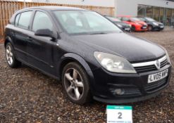A VAUXHALL ASTRA 1.8 SRI 5-Door Hatchback Registration Number: LV05 WWP. 4-Speed Automatic