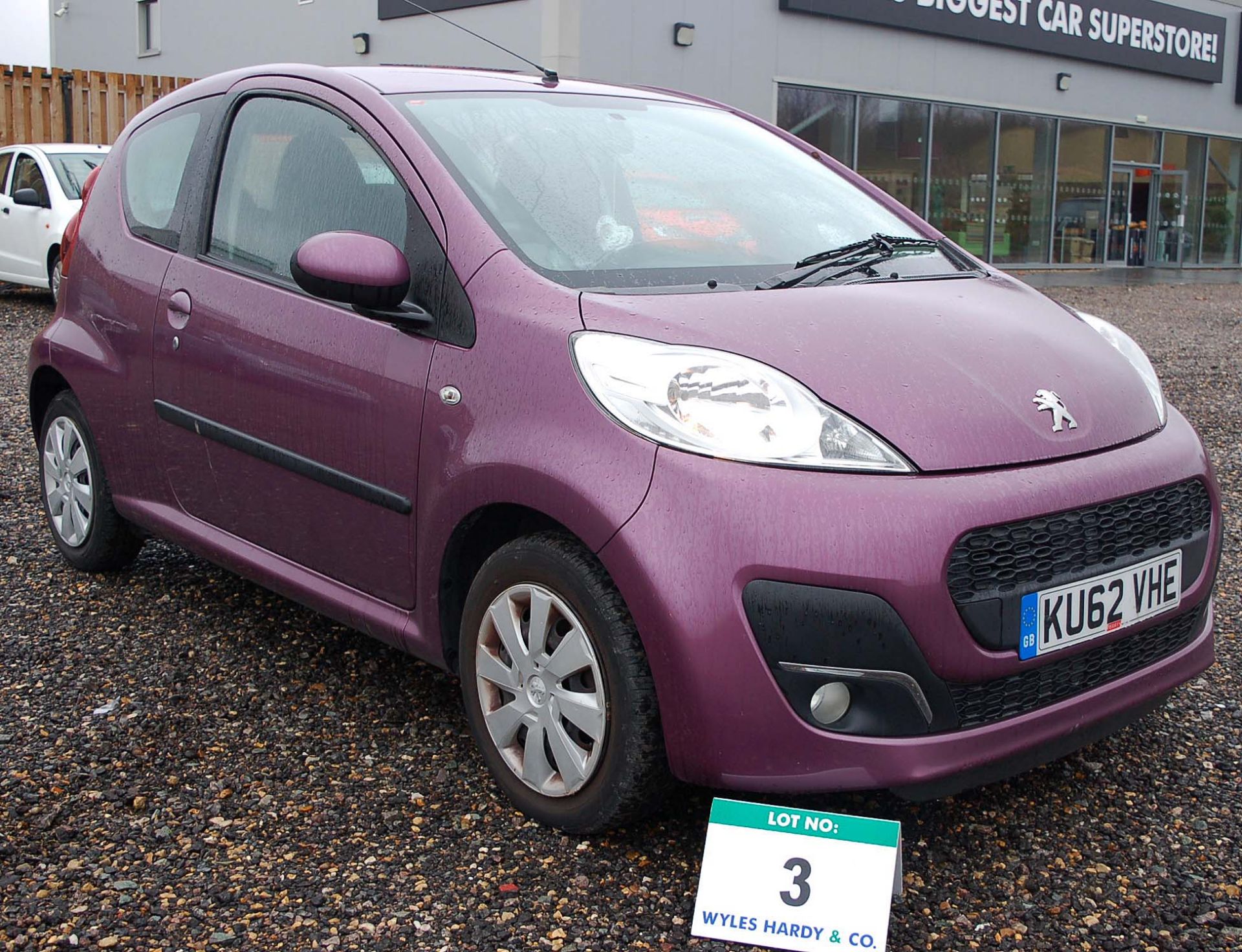 A PEUGOET 107 ACTIVE 1.0 3-Door Hatchback. Registration Number: KU62 VHE. 5 Speed Manual Gearbox,