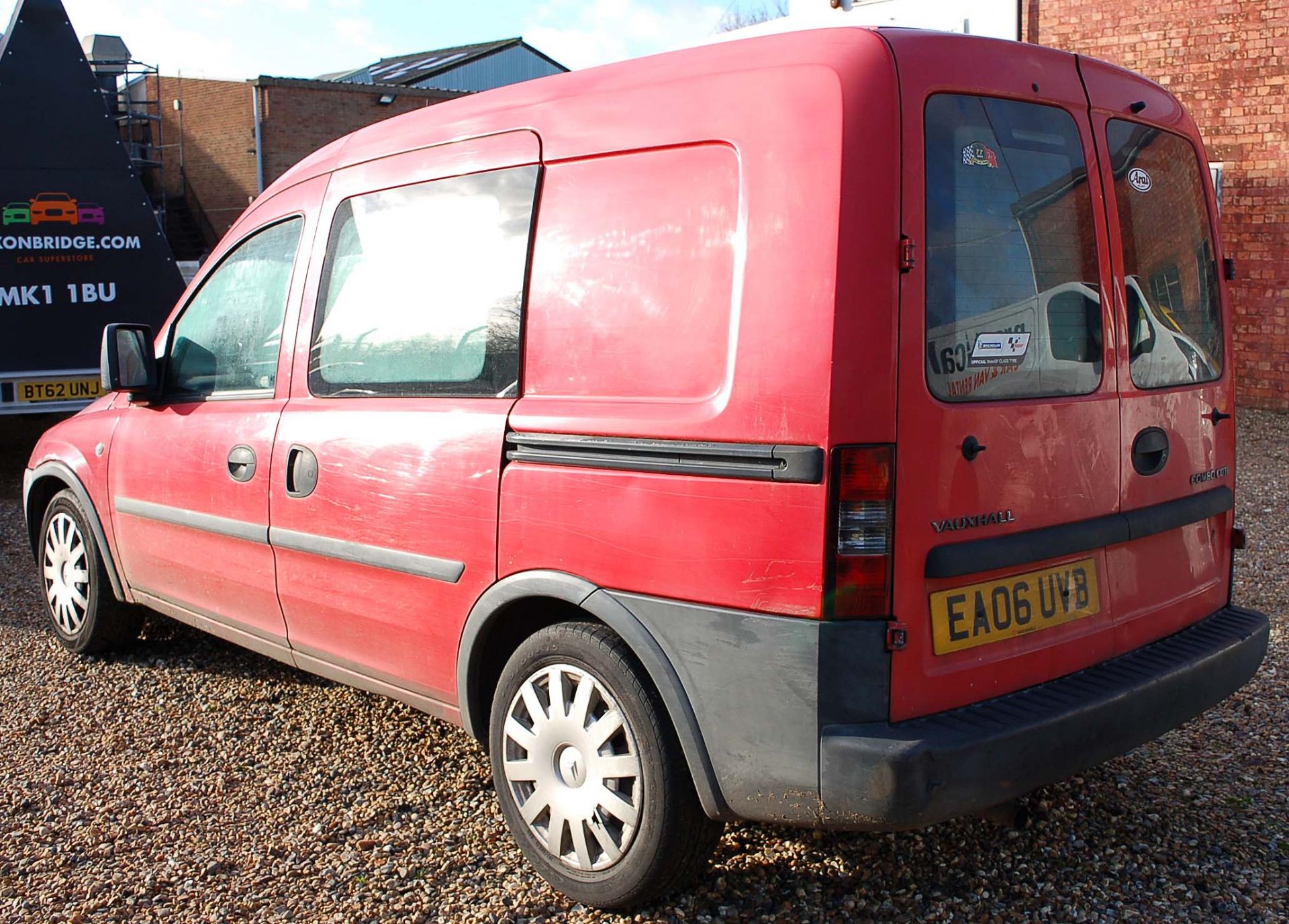 A VAUXHALL COMBO CREW 1900 1.4 CDTi Panel Van Registration Number: EA06 UVB. 5-Speed Manual Gearbox, - Image 3 of 8