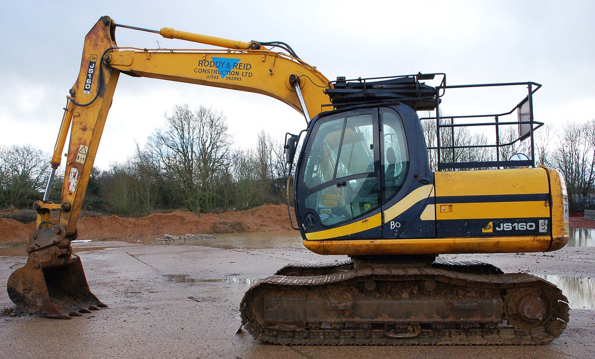 A JCB JS160 LC 16 Tonne 360 Degree Slew Tracked Excavator Serial Number: SLPJ516C6E1059439 (2006) - Image 2 of 9