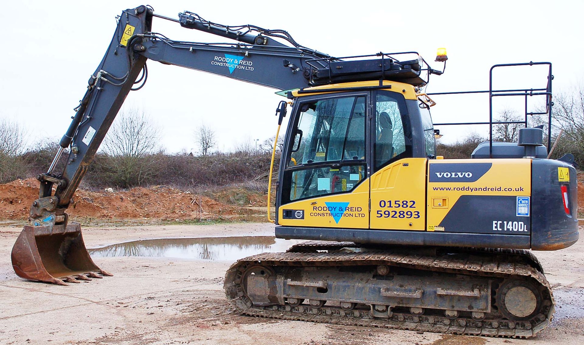 A VOLVO FC140DC 14 Tonne 360 Degree Slew Tracked Excavator Serial Number: VCEC140DC00210972 ( - Image 2 of 10