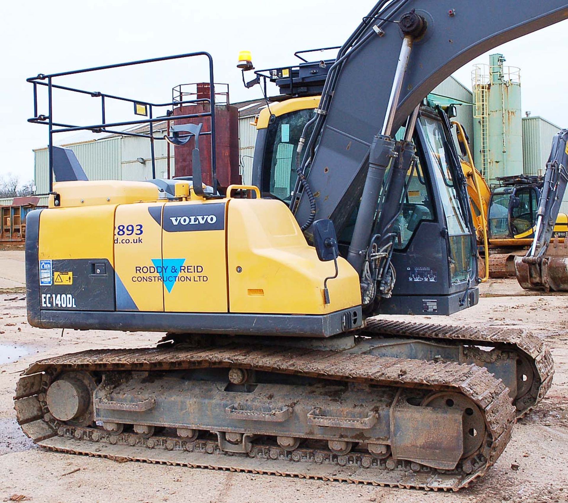 A VOLVO FC140DC 14 Tonne 360 Degree Slew Tracked Excavator Serial Number: VCEC140DC00210972 ( - Image 6 of 10