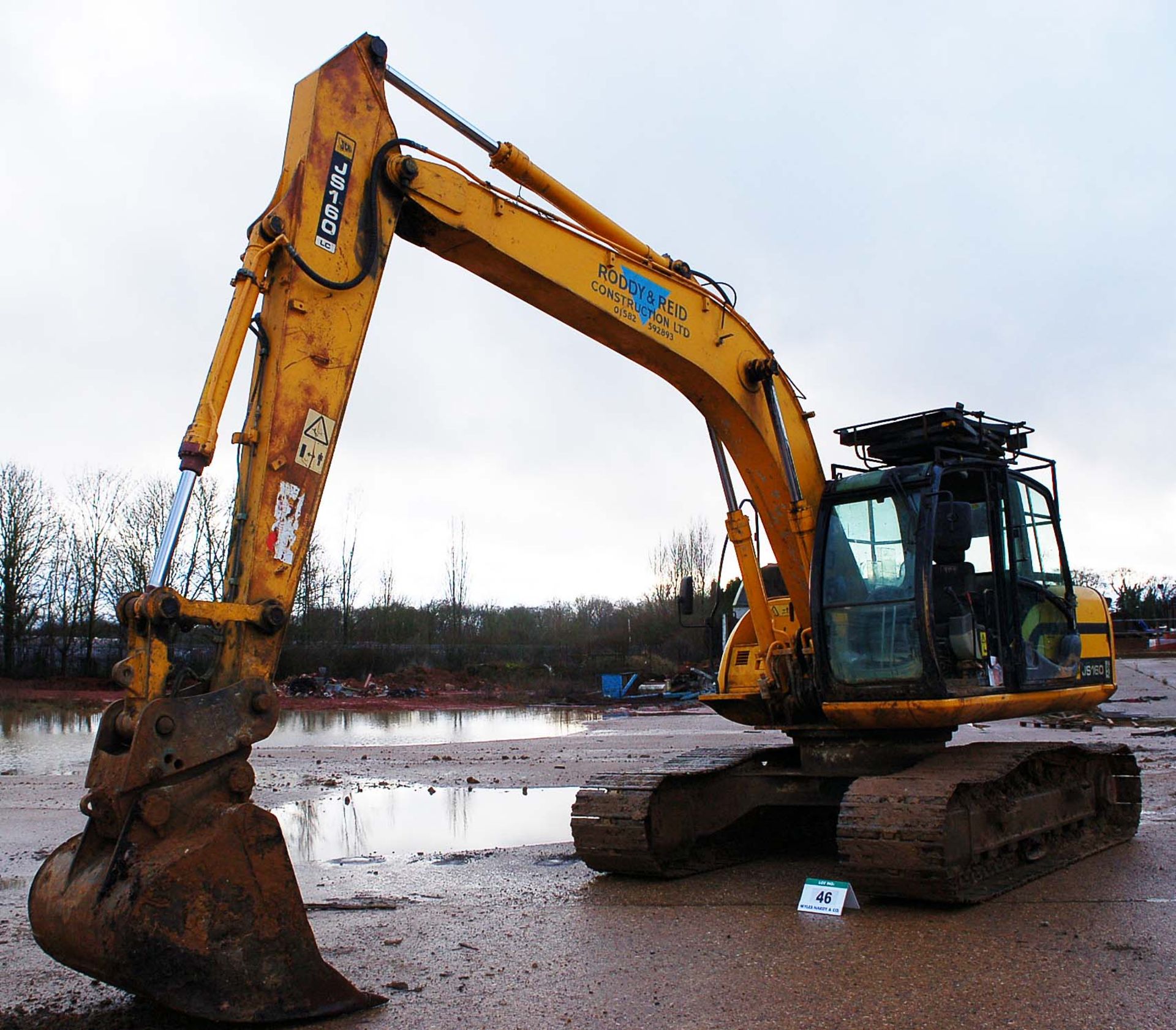 A JCB JS160 LC 16 Tonne 360 Degree Slew Tracked Excavator Serial Number: SLPJ516C6E1059439 (2006)