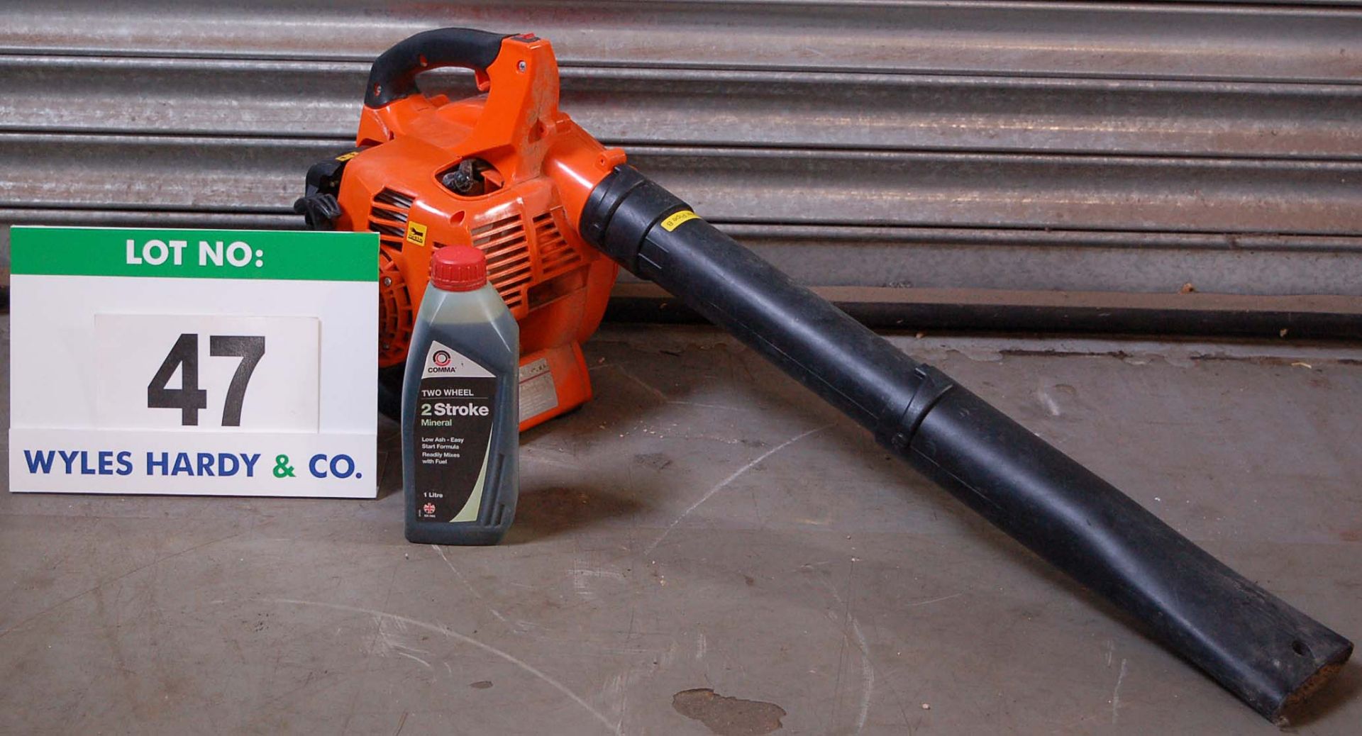 A PARKER PGBV-2600 Petrol Powered (2T) Hand Held Leaf Blower with A Bottle of 2-Stroke Oil