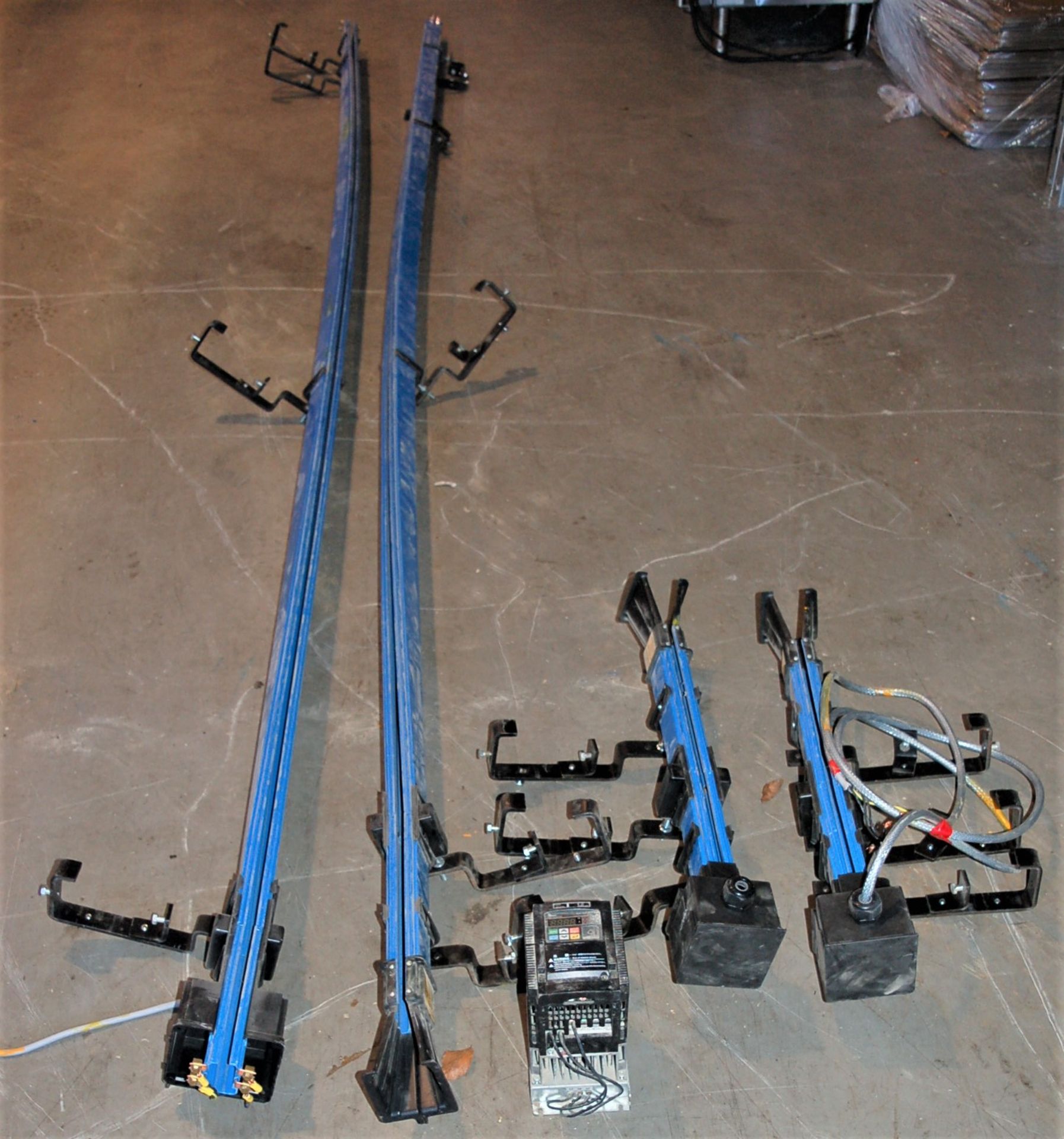 A YALE CPVF 2-8 500Kg capacity Electric Chain Hoist with Hand Held Umbilical Control and Overhead - Image 2 of 3