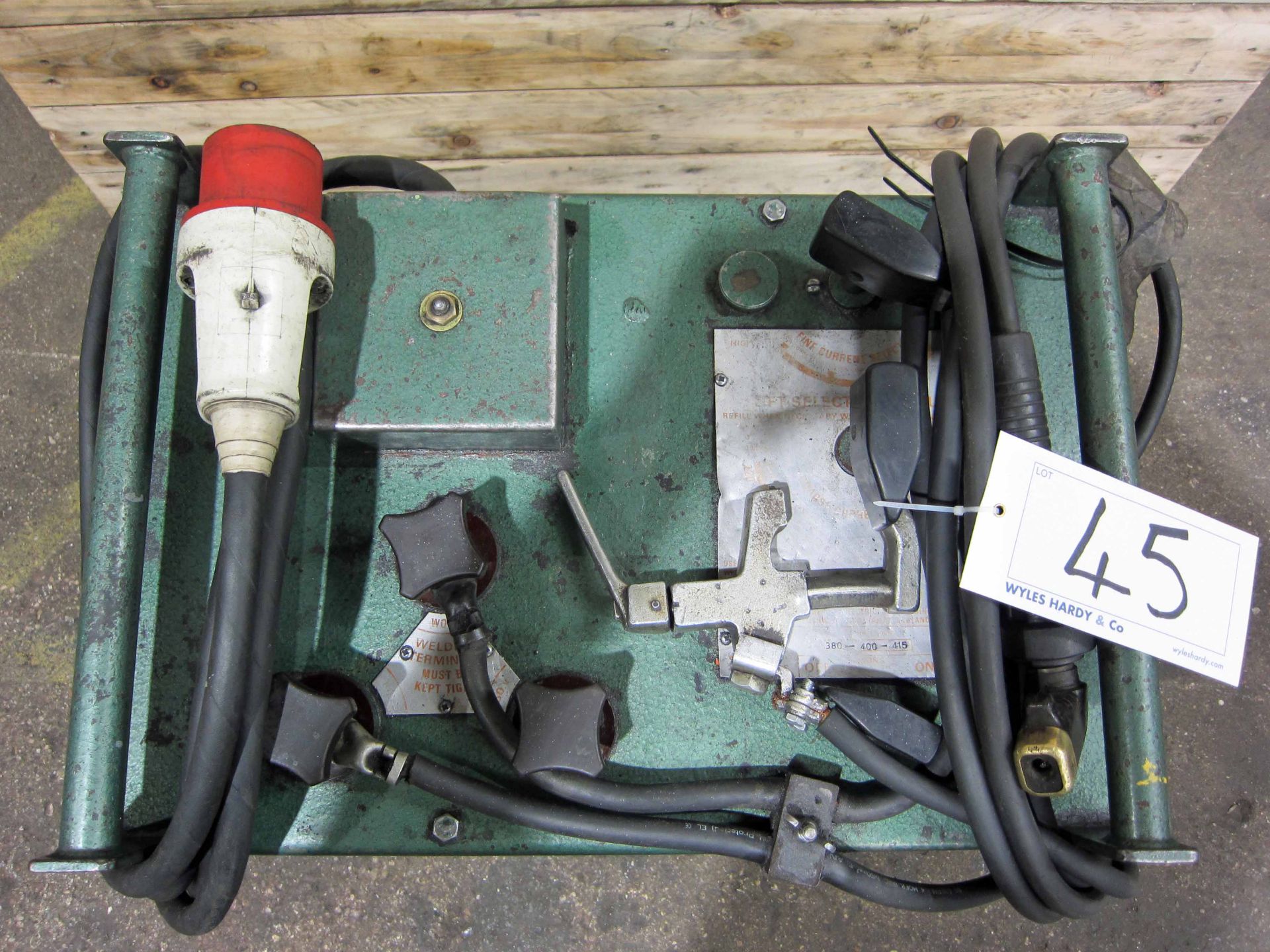 An OXFORD 25-300 Amp Arc Welder, Serial No. 773979, complete with Torch and Earth Leads - Image 2 of 4