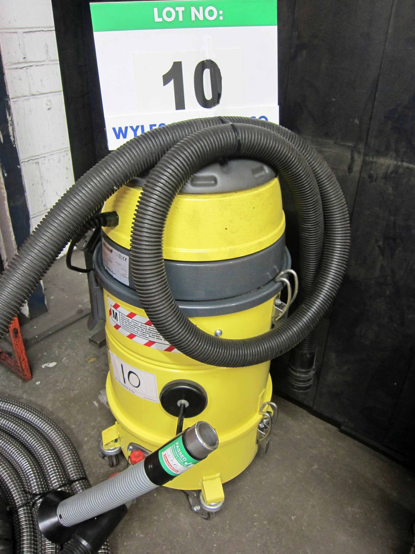 A WELDABILITY SIF Model EXTSVAC 240 240V Mobile Fume Extractor complete with F-TECH Fume