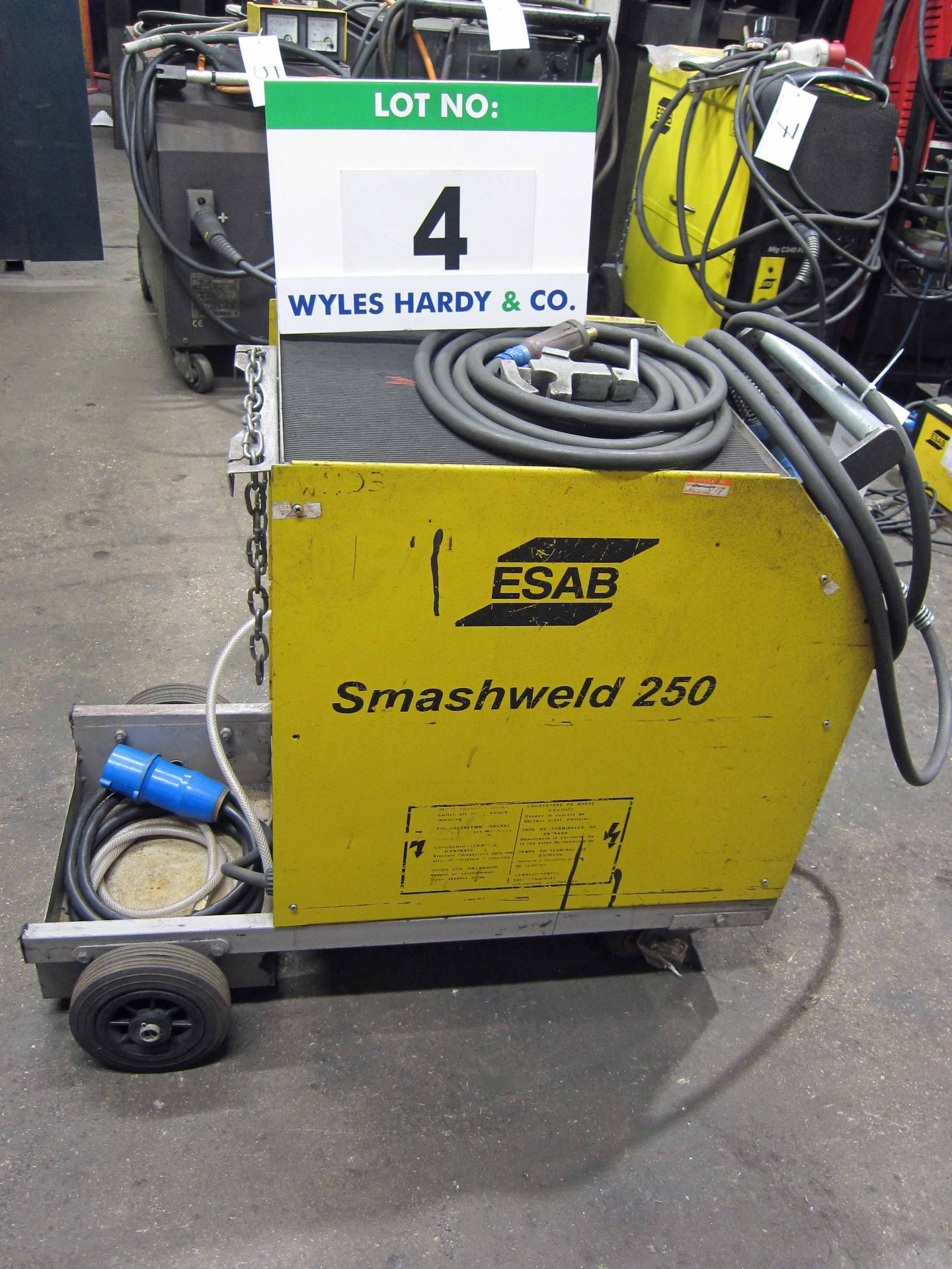 An ESAB Model Smashweld 250 Mig Welder complete with Gun and Earth Lead, Serial No. 99B/0040 - Image 2 of 5