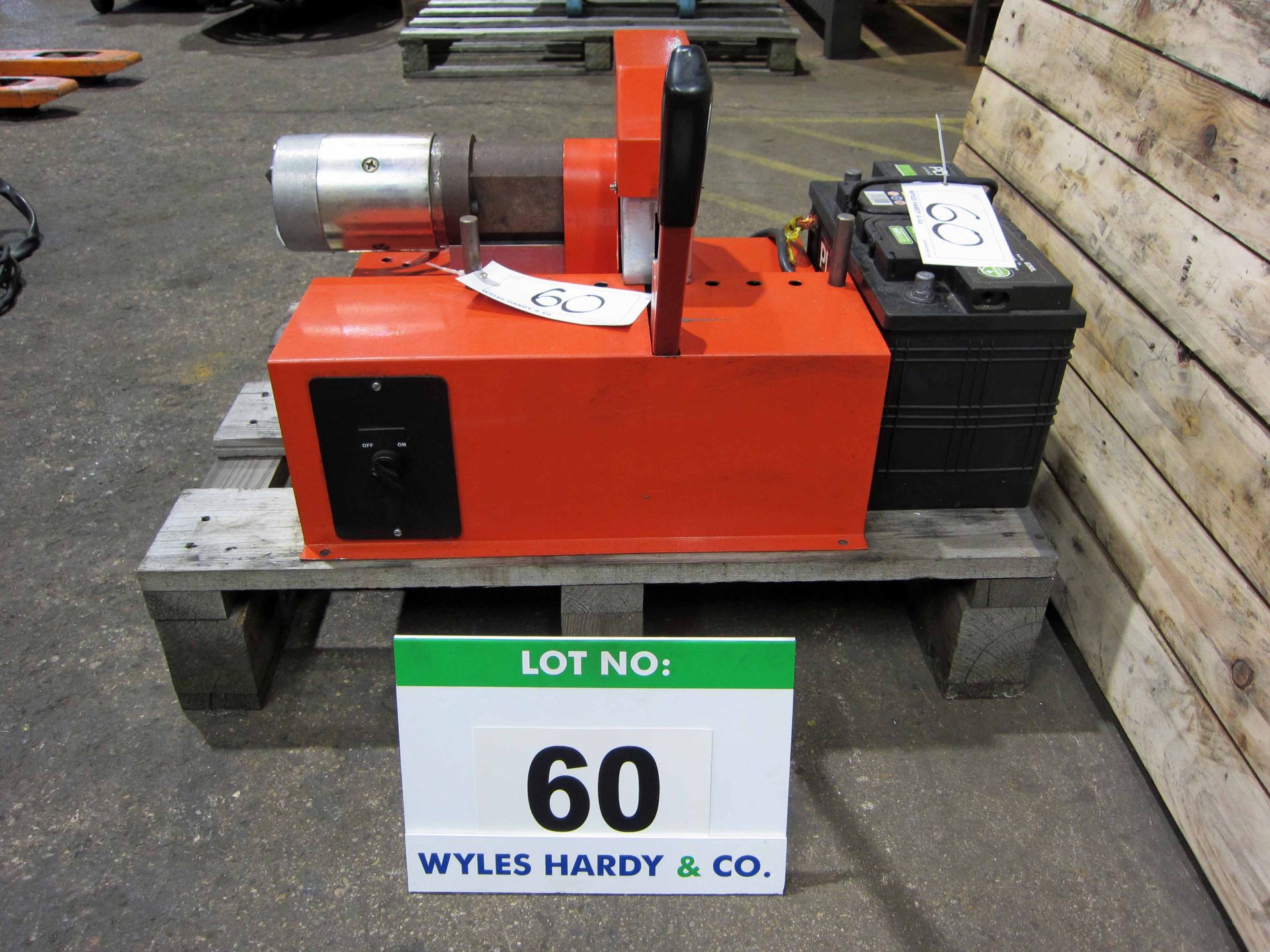 An EIL Model HC5110 12V Hydraulic Pipe Cut Off Machine, Serial No. 916, complete with Battery - Image 2 of 3