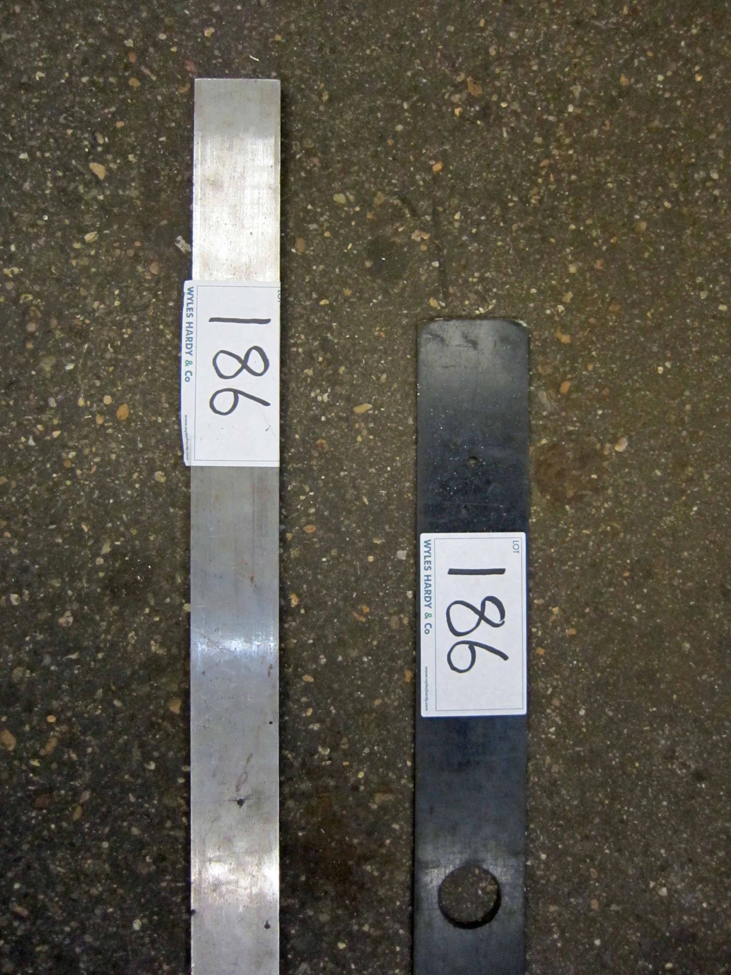 A 2000mm x 60mm x 10mm Machined Straight Edge and 6ft 3 Inch Flexible Straight Edge - Image 4 of 4