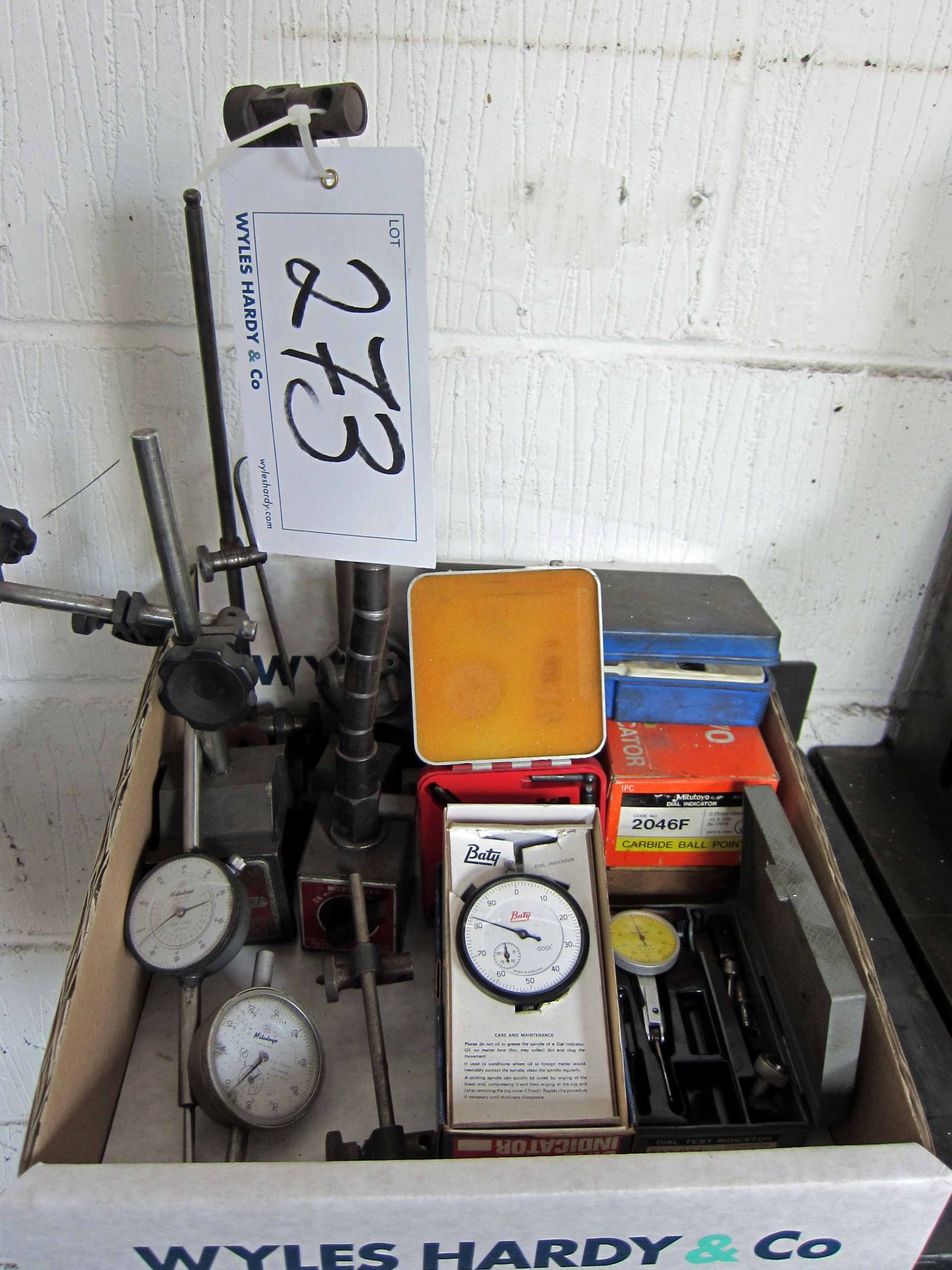 Two ECLIPSE and One MITUTOYO Magnetic Clock Stands and a Number of Dial Indicators by MITUTOYO,